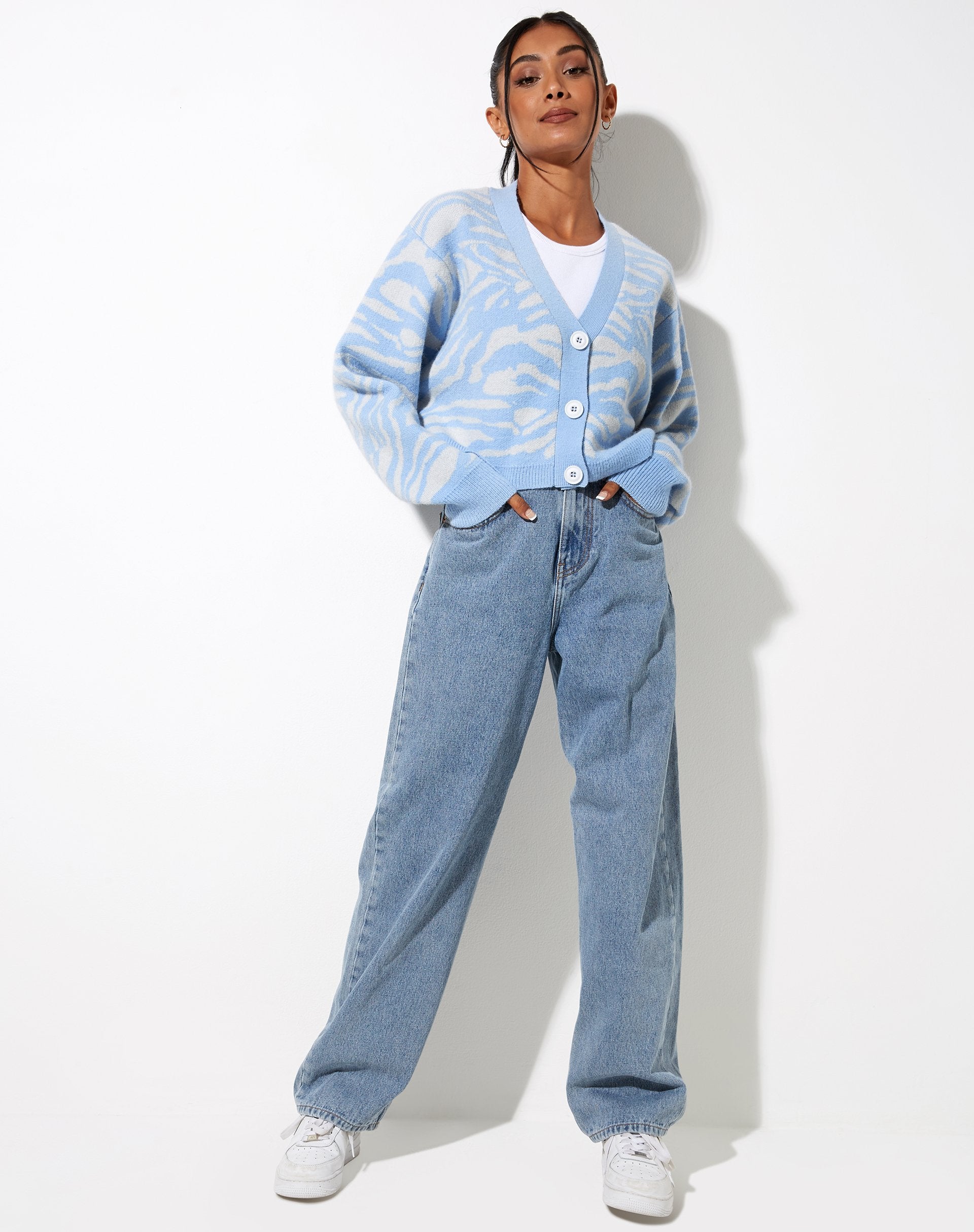 Immagine di Olina Cropped Cardi in Zebra Blue Grey