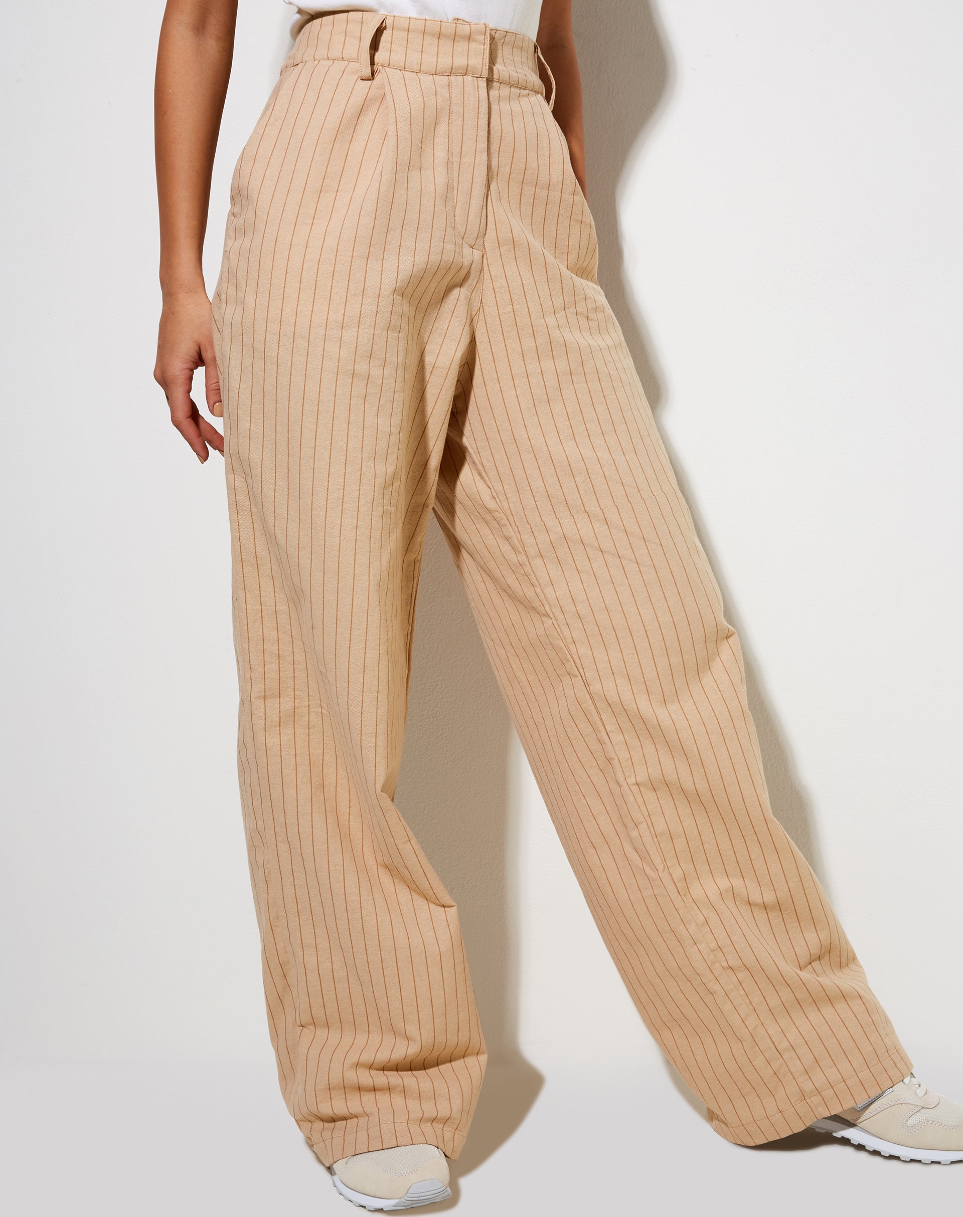 Immagine di Onfal Pantalone a gamba larga con riga a matita