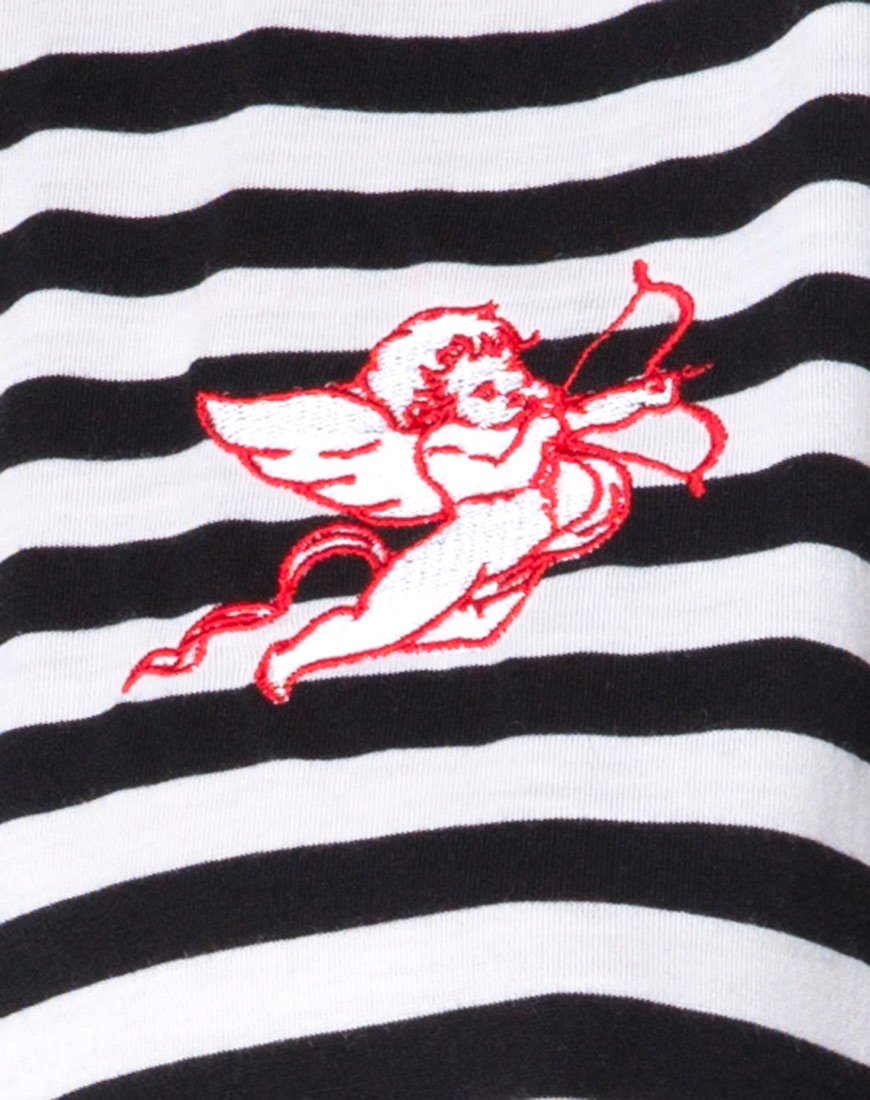Immagine della t-shirt oversize a righe bianche e nere con stampa a cherubino