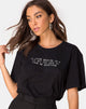Immagine della t-shirt nera oversize in nero del personale del tour di Motel