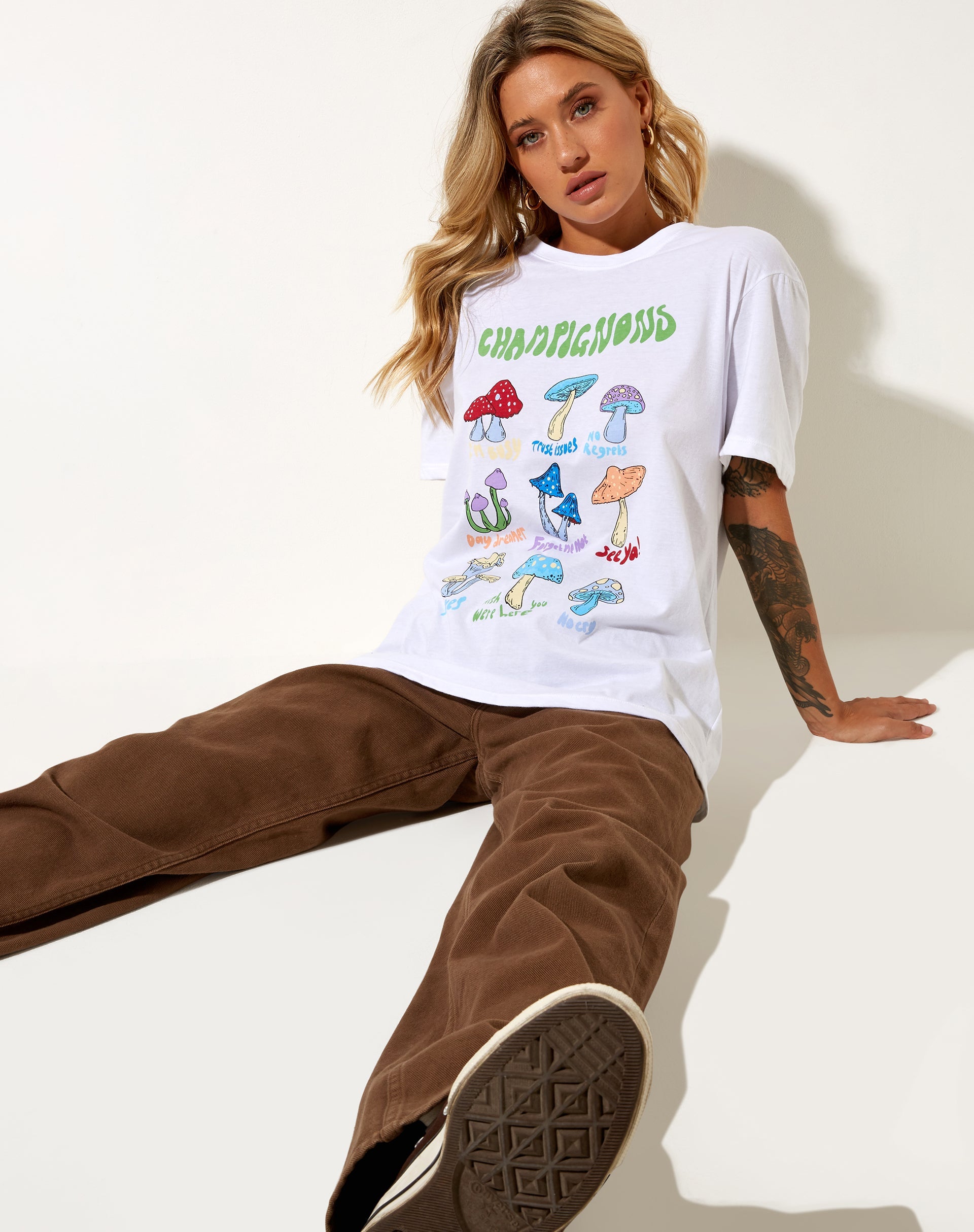 Immagine della t-shirt oversize Basic in bianco Champignons