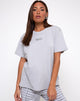 Immagine della t-shirt oversize basic in grigio romantico moderno