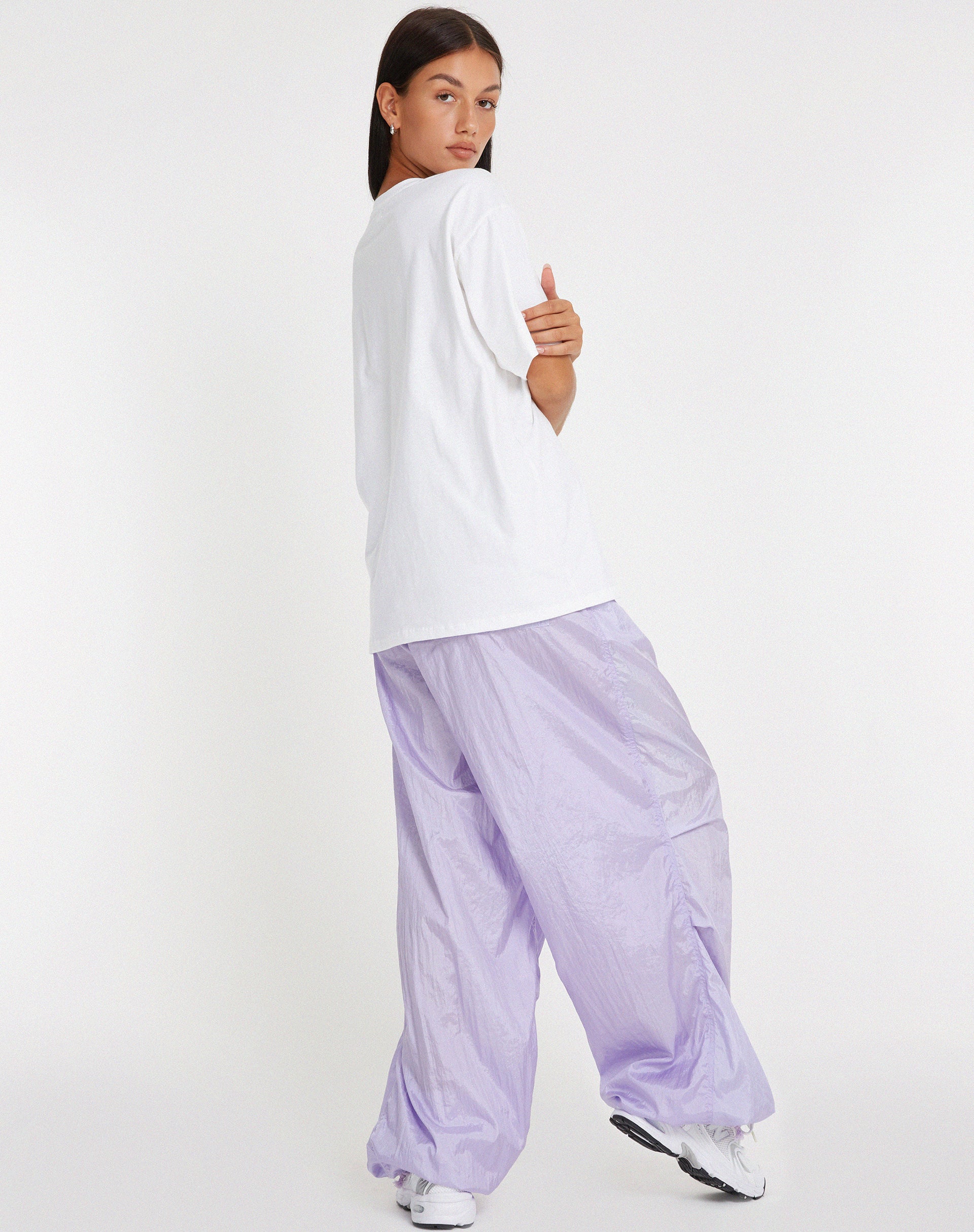 immagine della T-shirt oversize in bianco Bite Me
