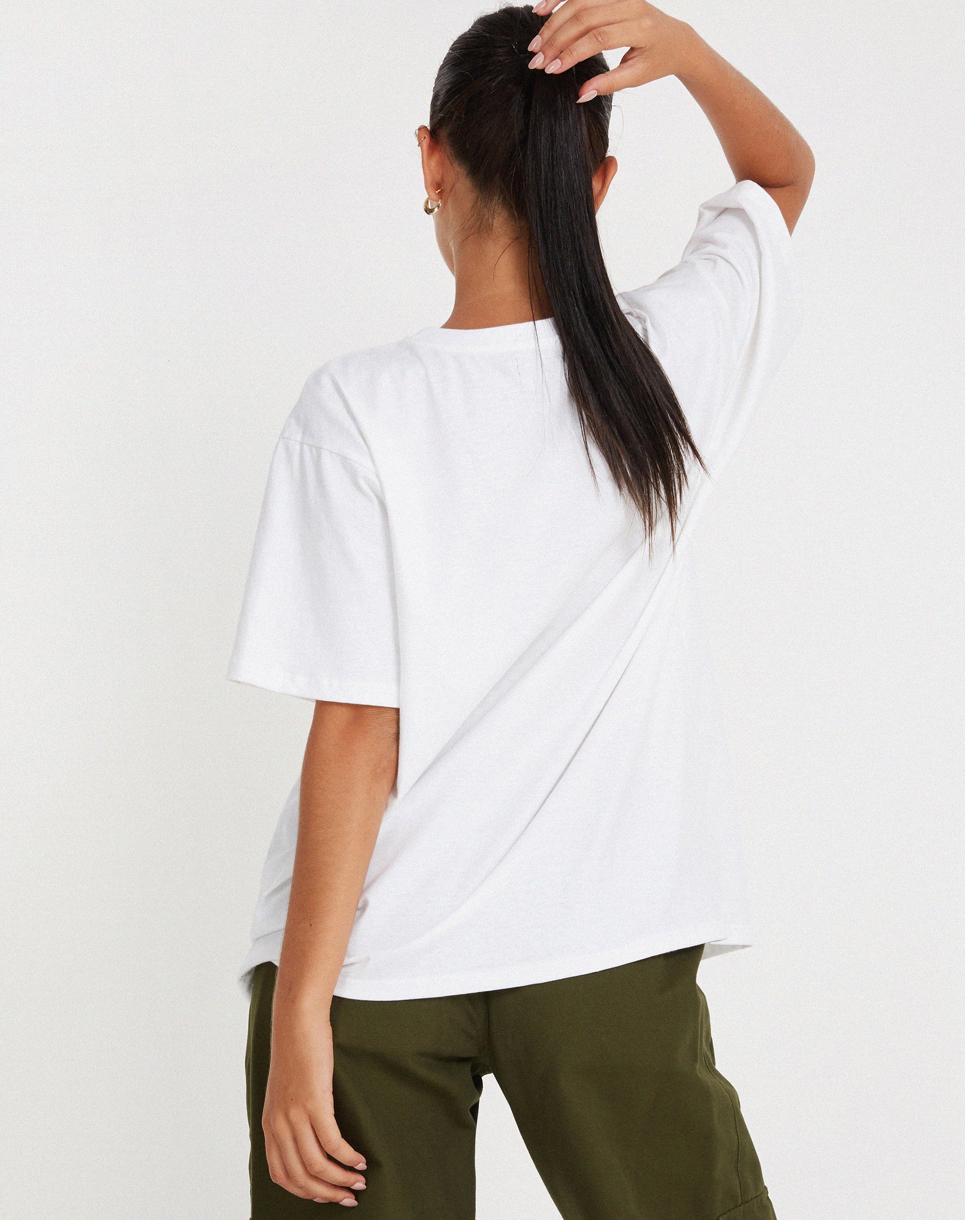 immagine della t-shirt oversize Basic in Motel Angel bianco