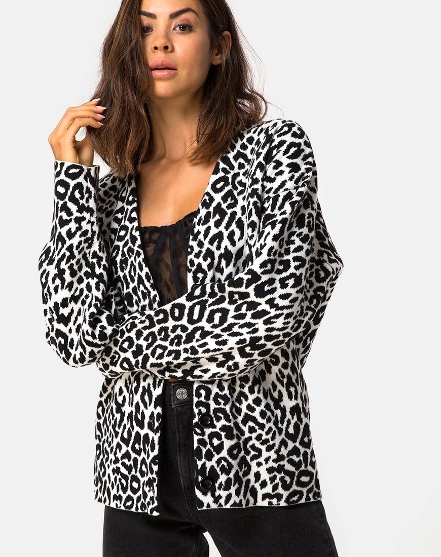 Immagine del cardigan oversize in maglia animalier