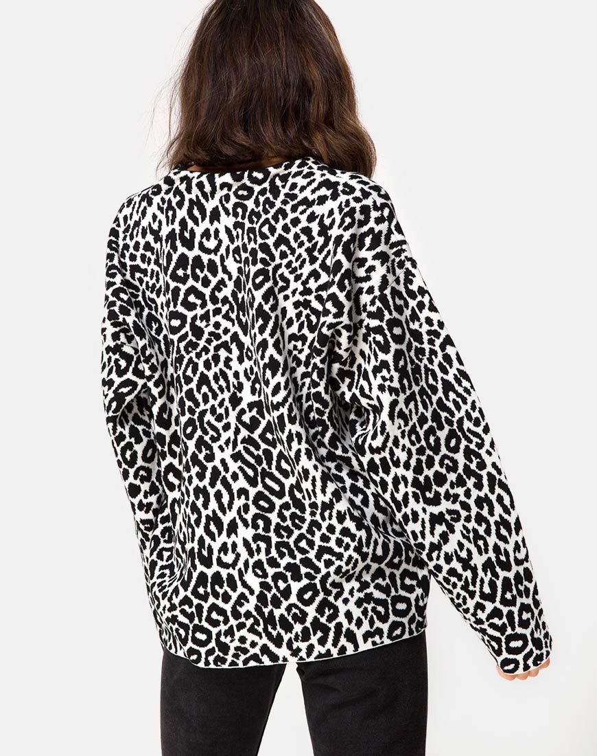 Immagine del cardigan oversize in maglia animalier