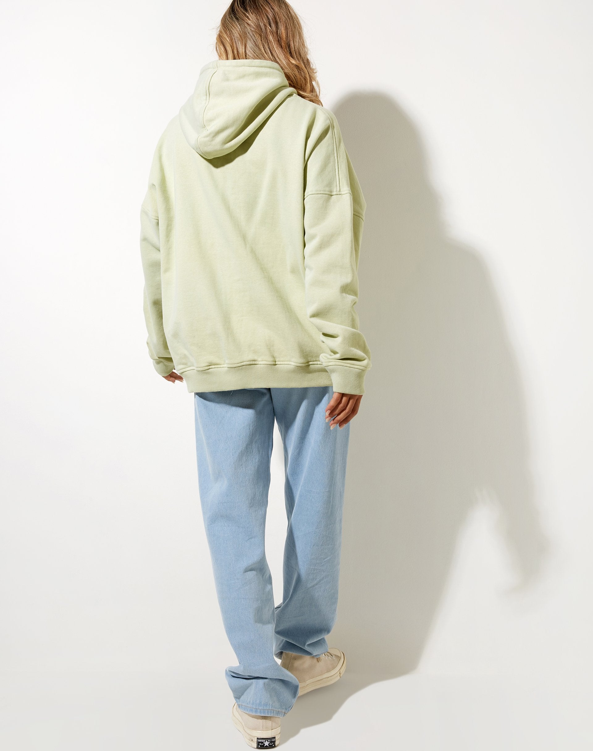 Immagine della felpa con cappuccio oversize in verde Graffiti Magic Embro