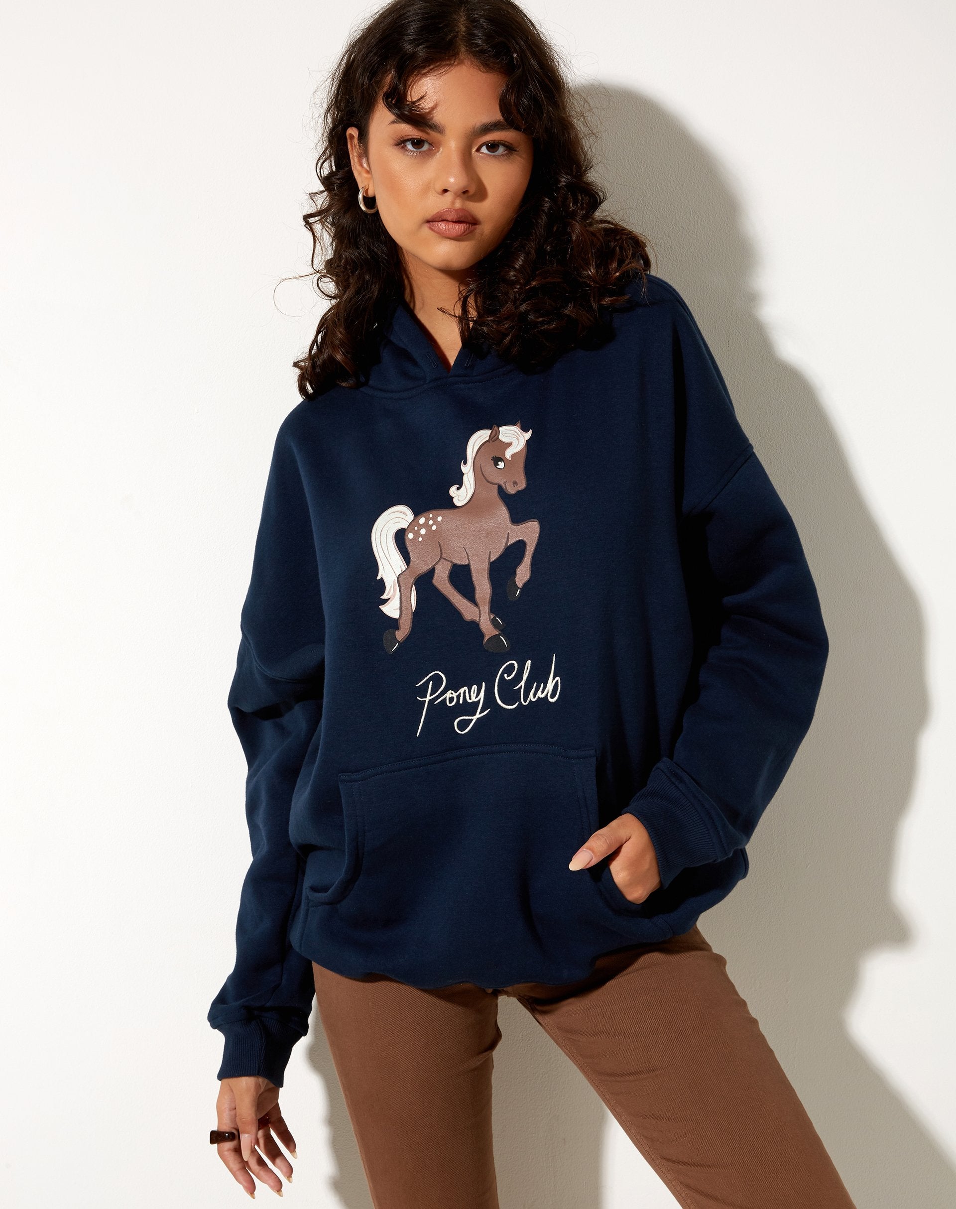 Immagine della felpa con cappuccio oversize in Pony Club Mix Embro Navy