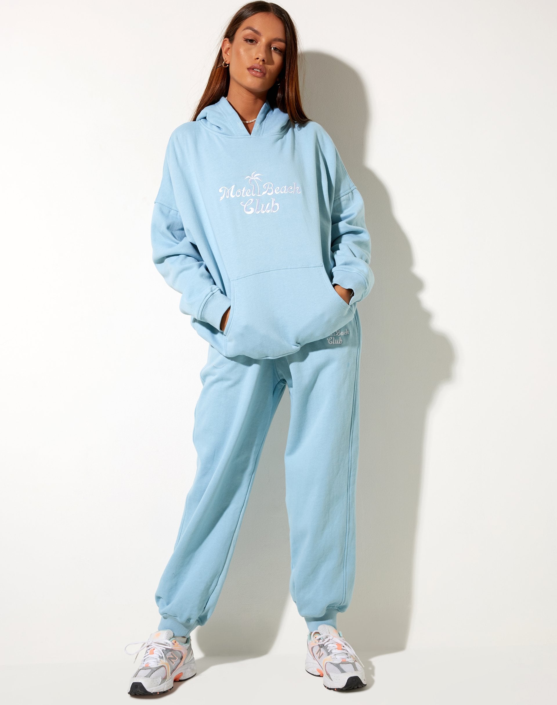 Immagine di Felpa con cappuccio oversize in blu Nantucket Motel Beach Club