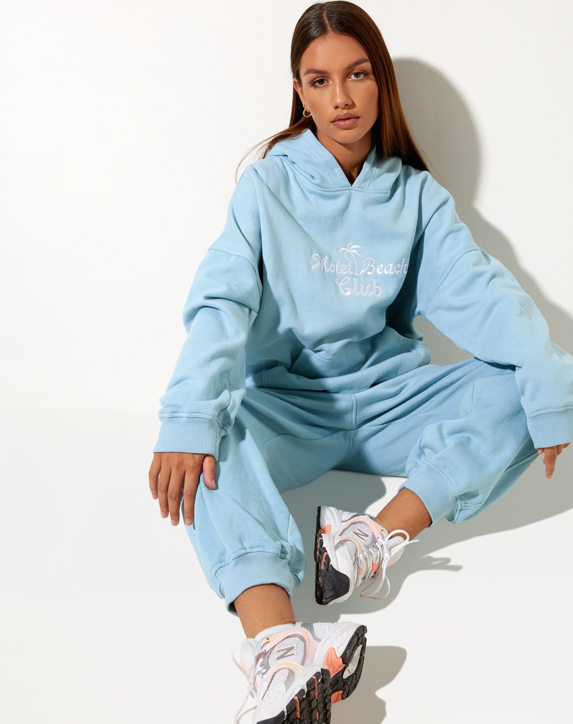 Immagine di Felpa con cappuccio oversize in blu Nantucket Motel Beach Club