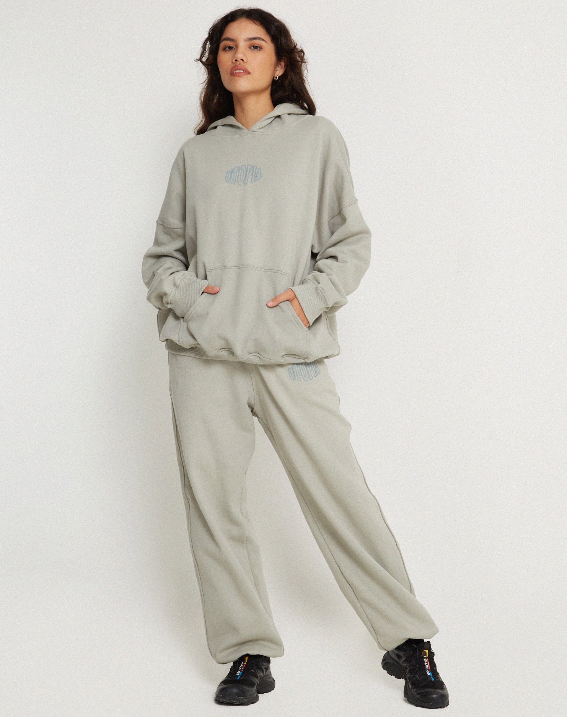 immagine della felpa con cappuccio oversize in Surf Blue Utopia
