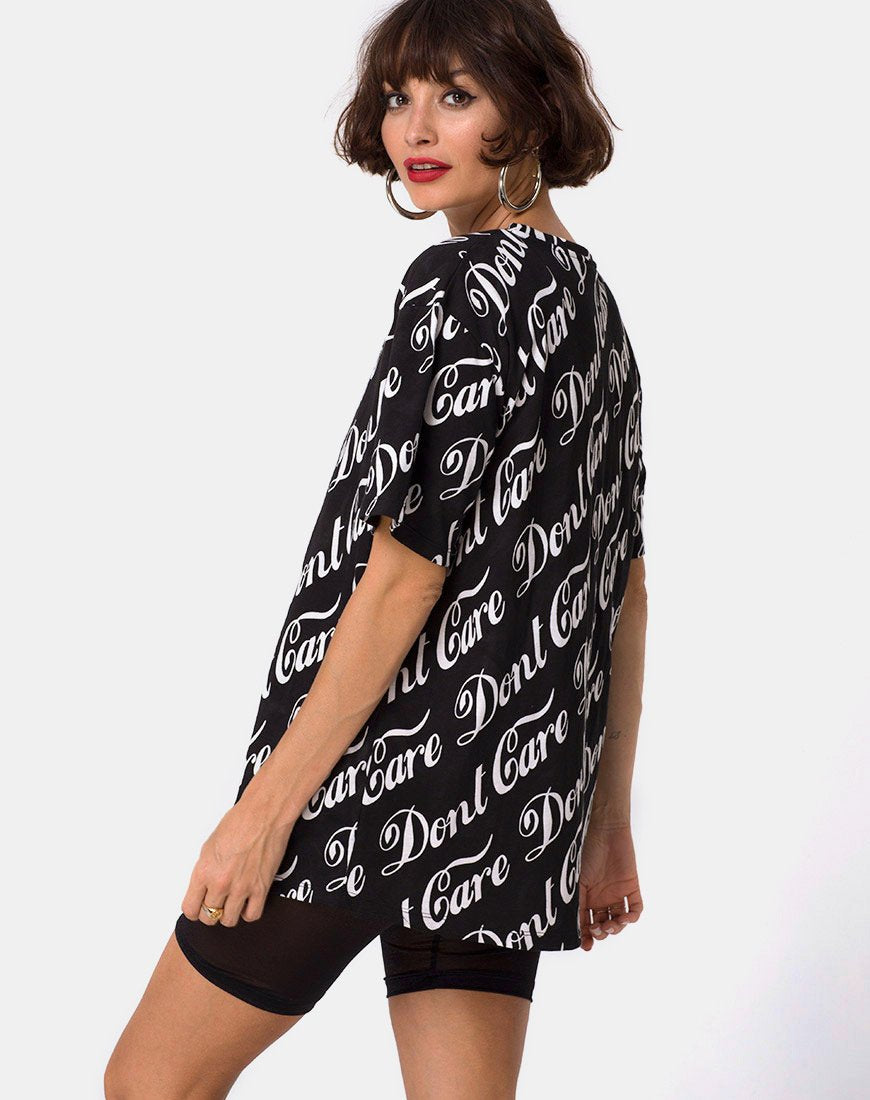 T-shirt oversize basic con stampa integrale nera Don't Care di Mote