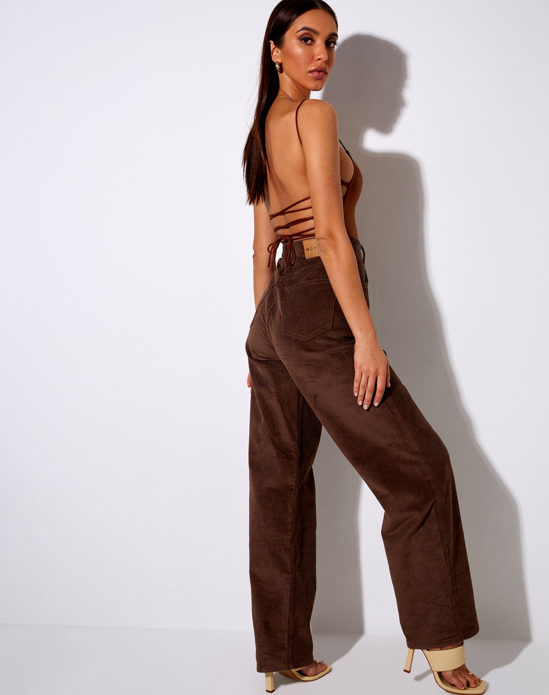 Immagine di Ozka Crop Top in raso cioccolato