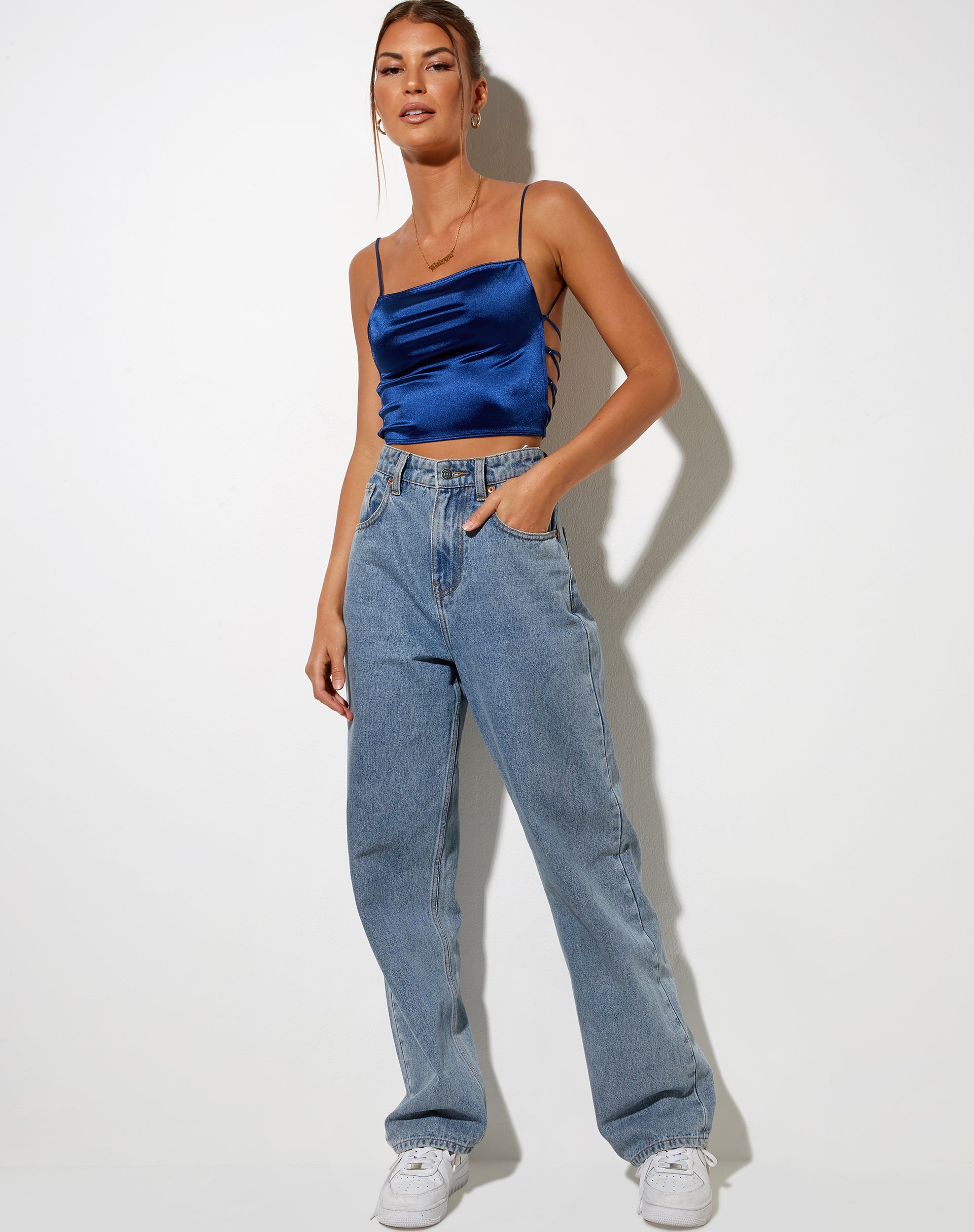 Immagine di Ozka Crop Top in satin navy