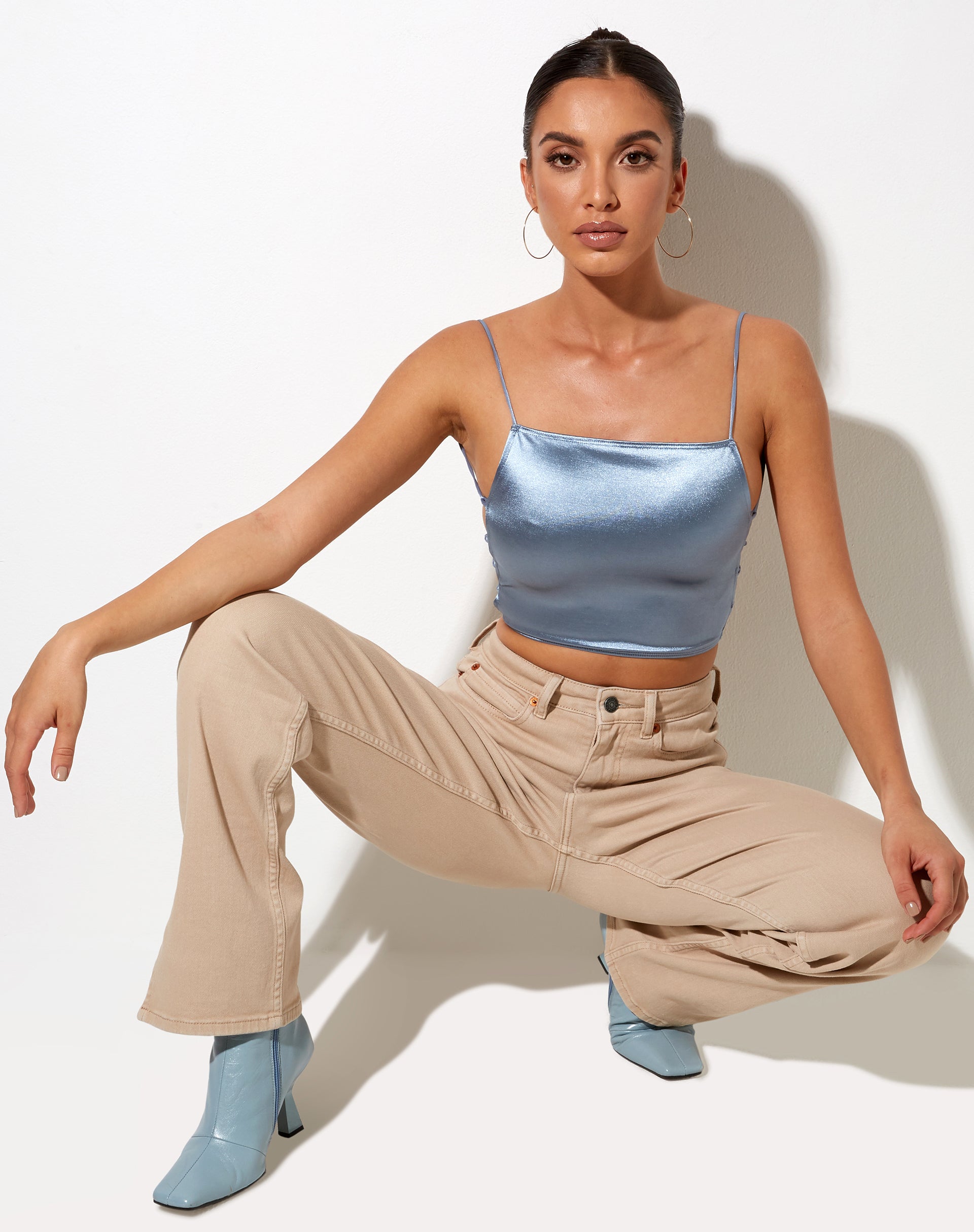 Immagine di Ozka Crop Top in satin blu