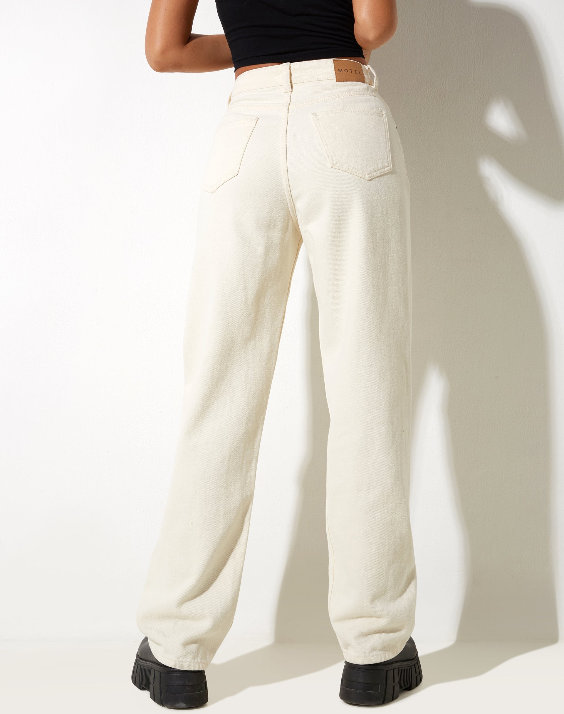 immagine di Jeans paralleli al latticello
