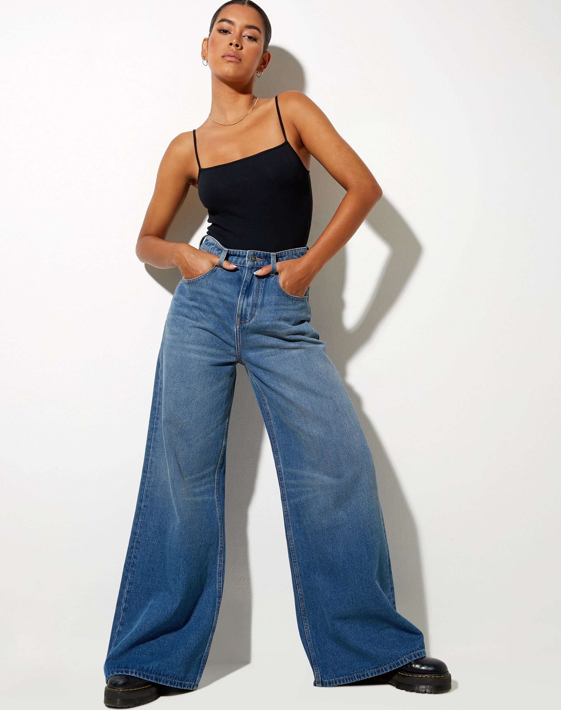Immagine dei jeans Flare Parallel in lavaggio medio