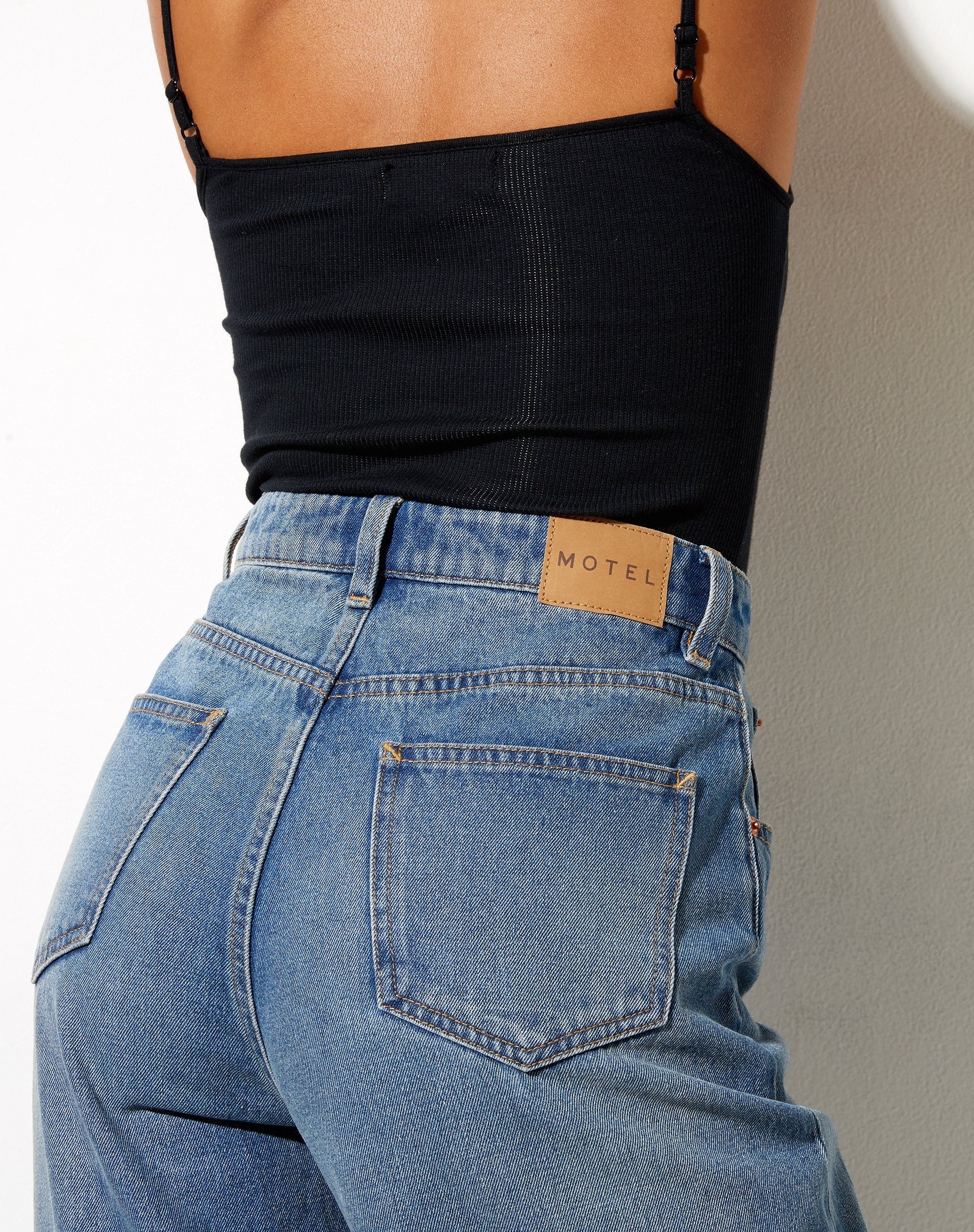 Immagine dei jeans Flare Parallel in lavaggio medio