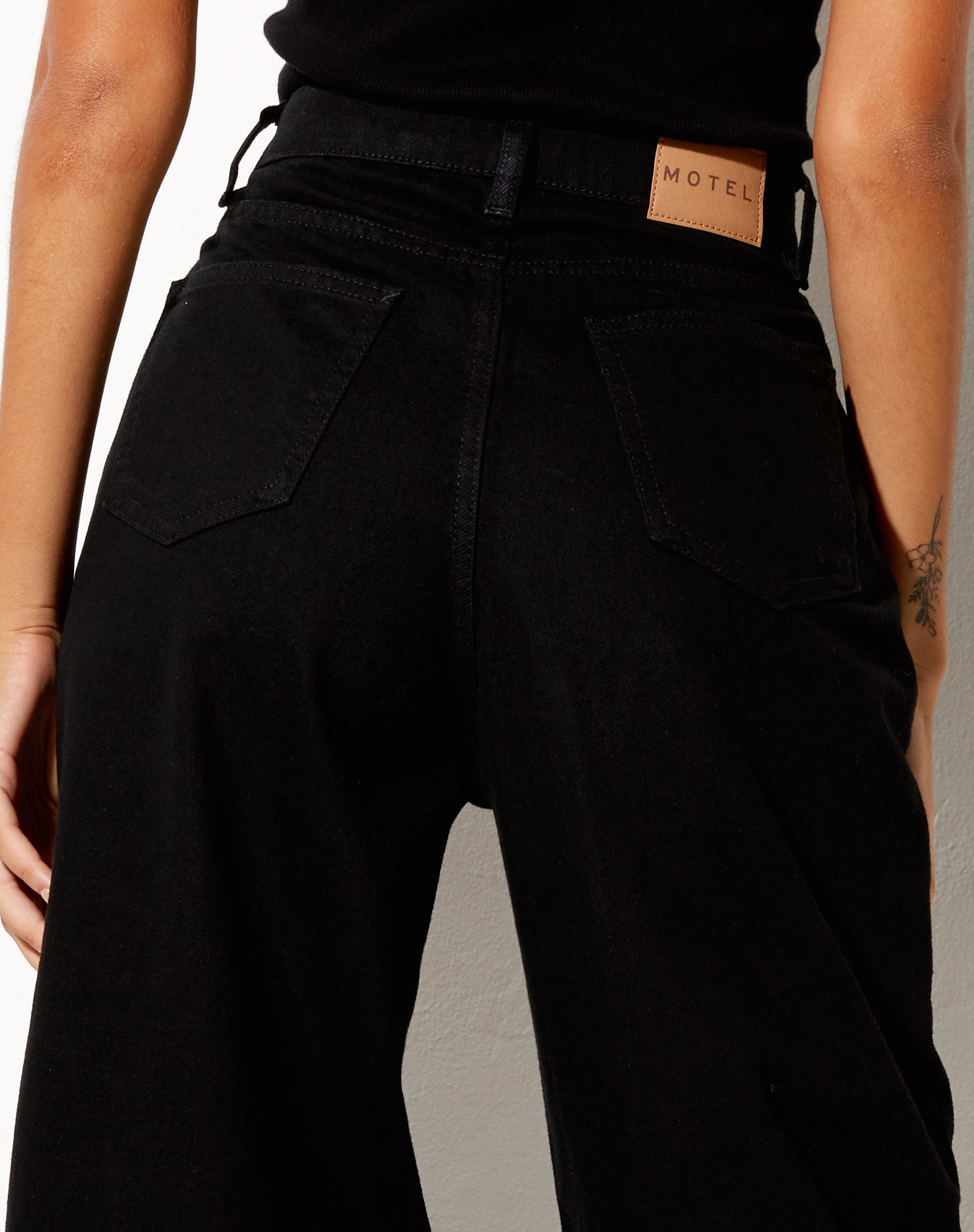 Immagine di Parallel Jeans in lavaggio nero