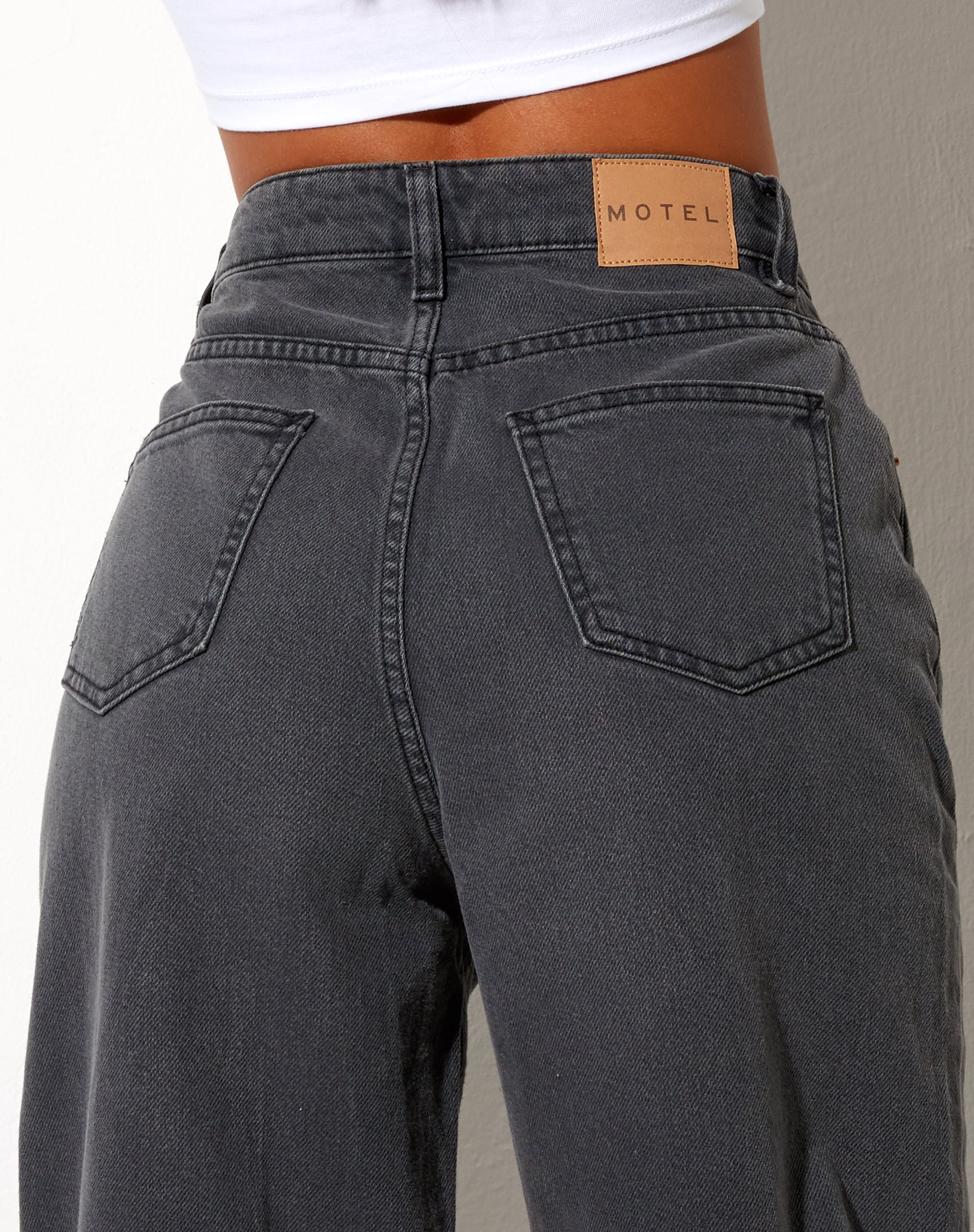 Immagine di Parallel Jeans in Grey Wash