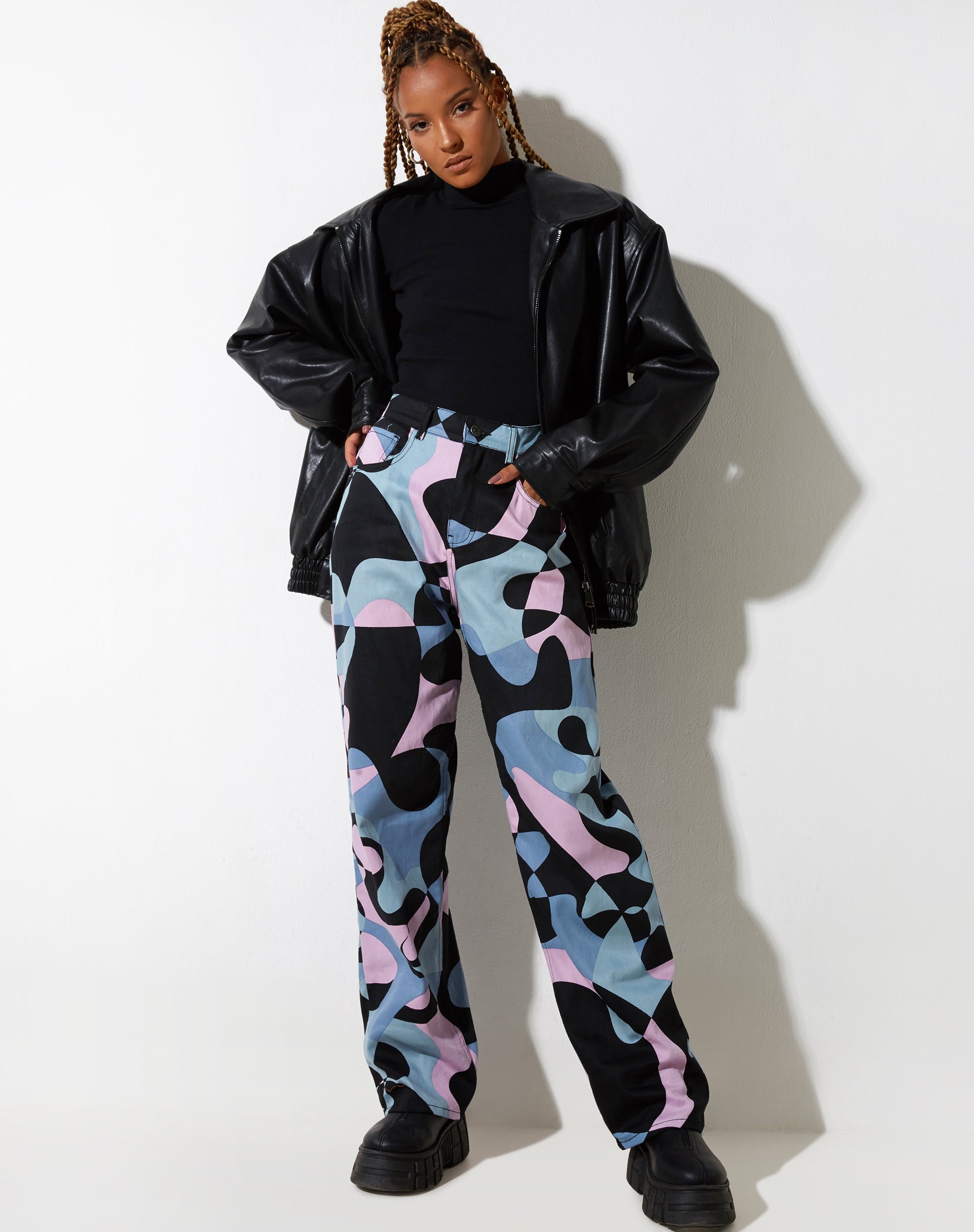 Jeans Parallel in viola astratto