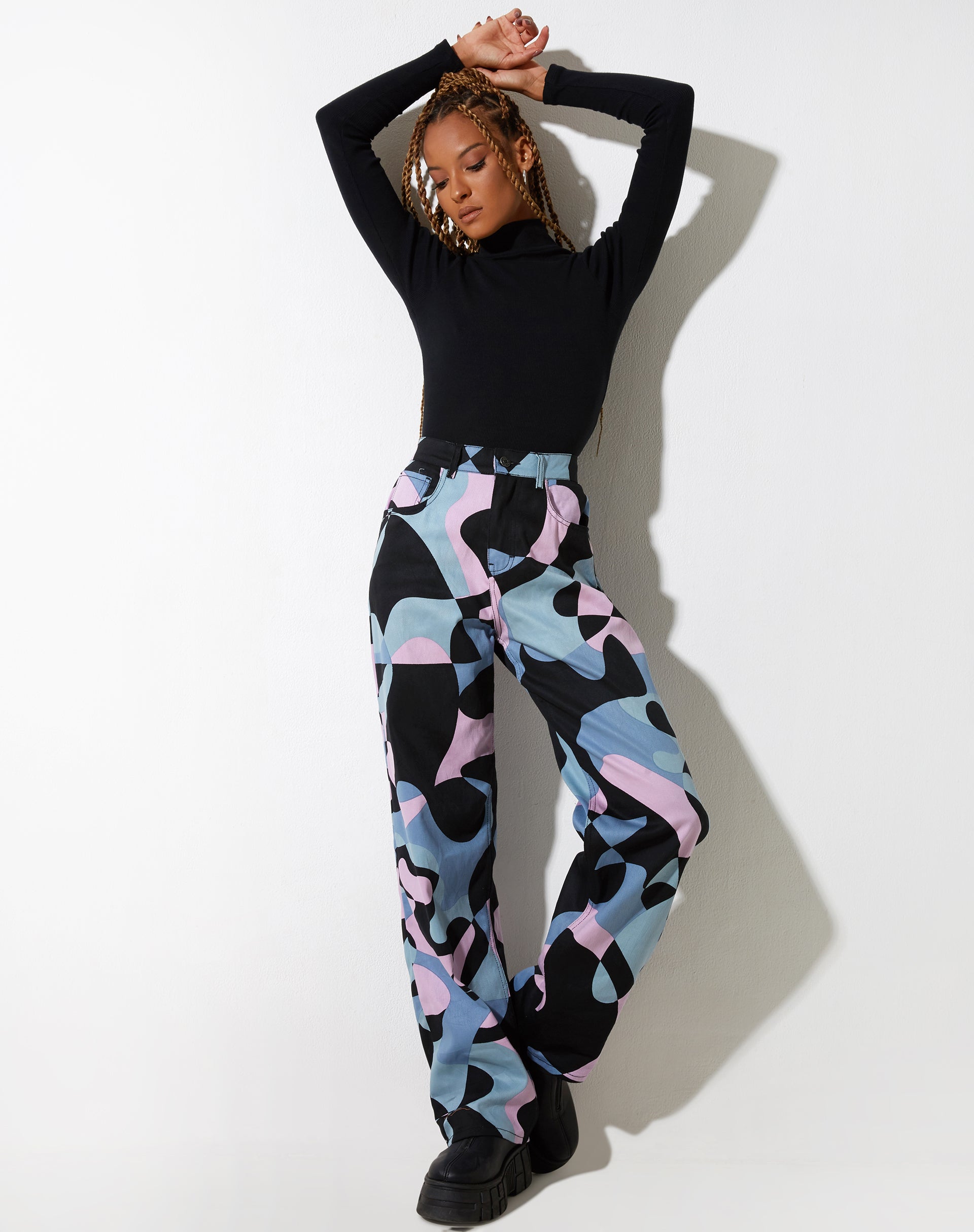 Jeans Parallel in viola astratto