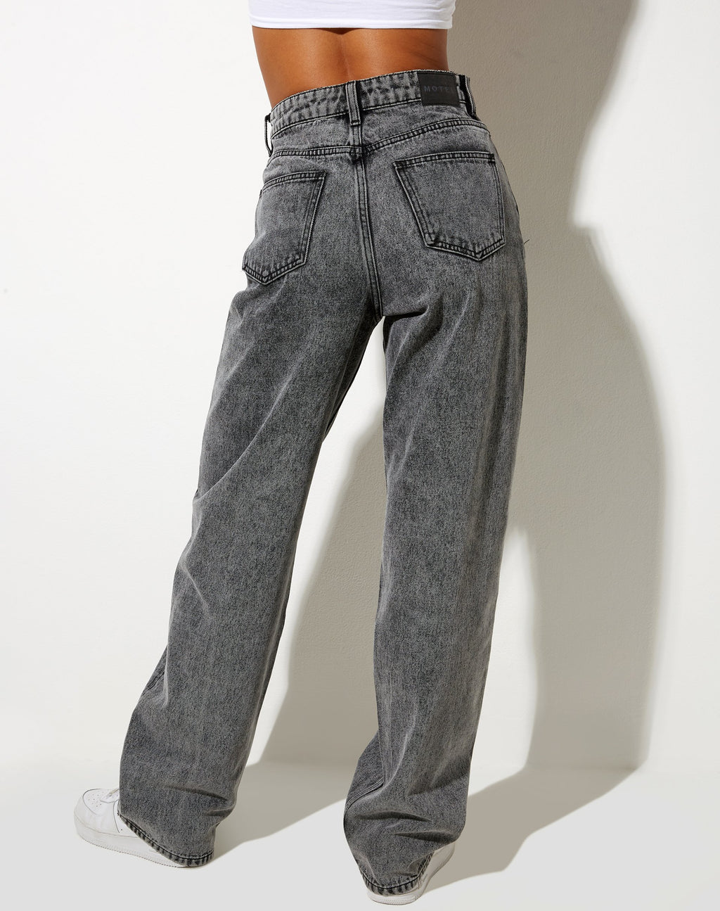 Jeans Parallel in nero acido