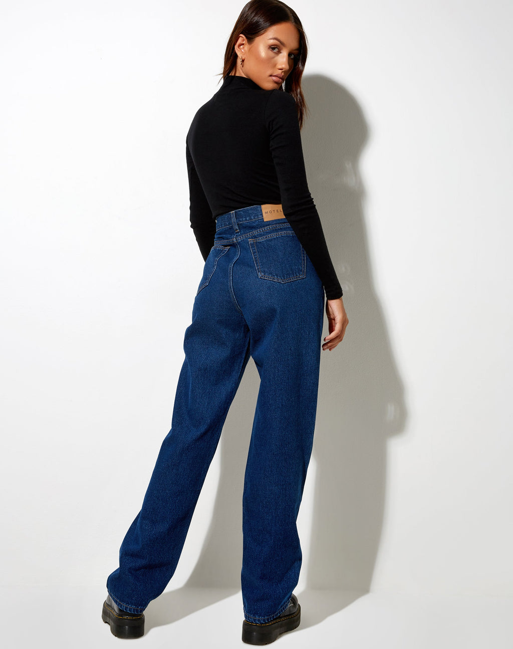 Jeans a pieghe in blu indaco