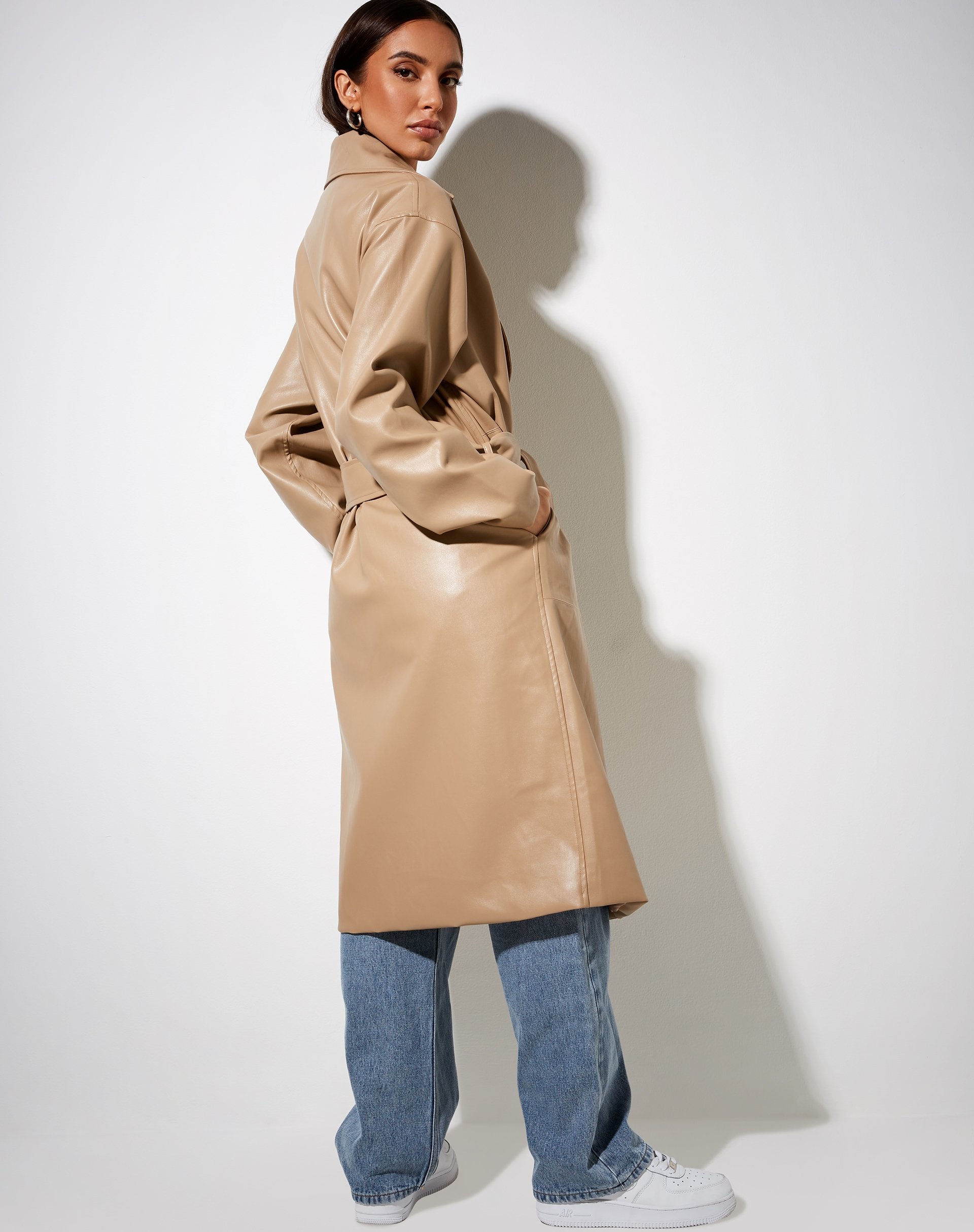 Immagine del cappotto Duster in PU Tan