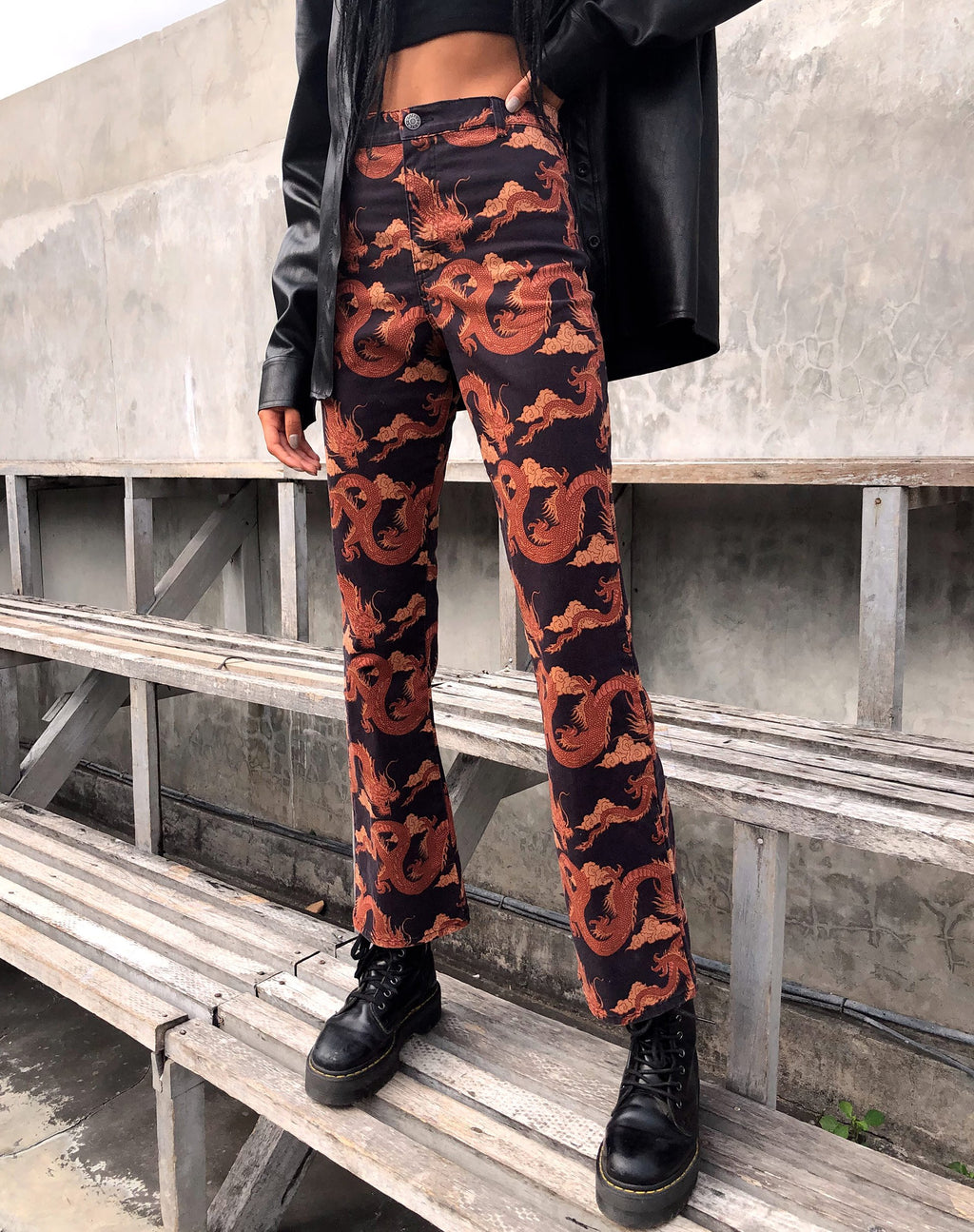 Pantaloni svasati Zoven in arancione tonale Dragon