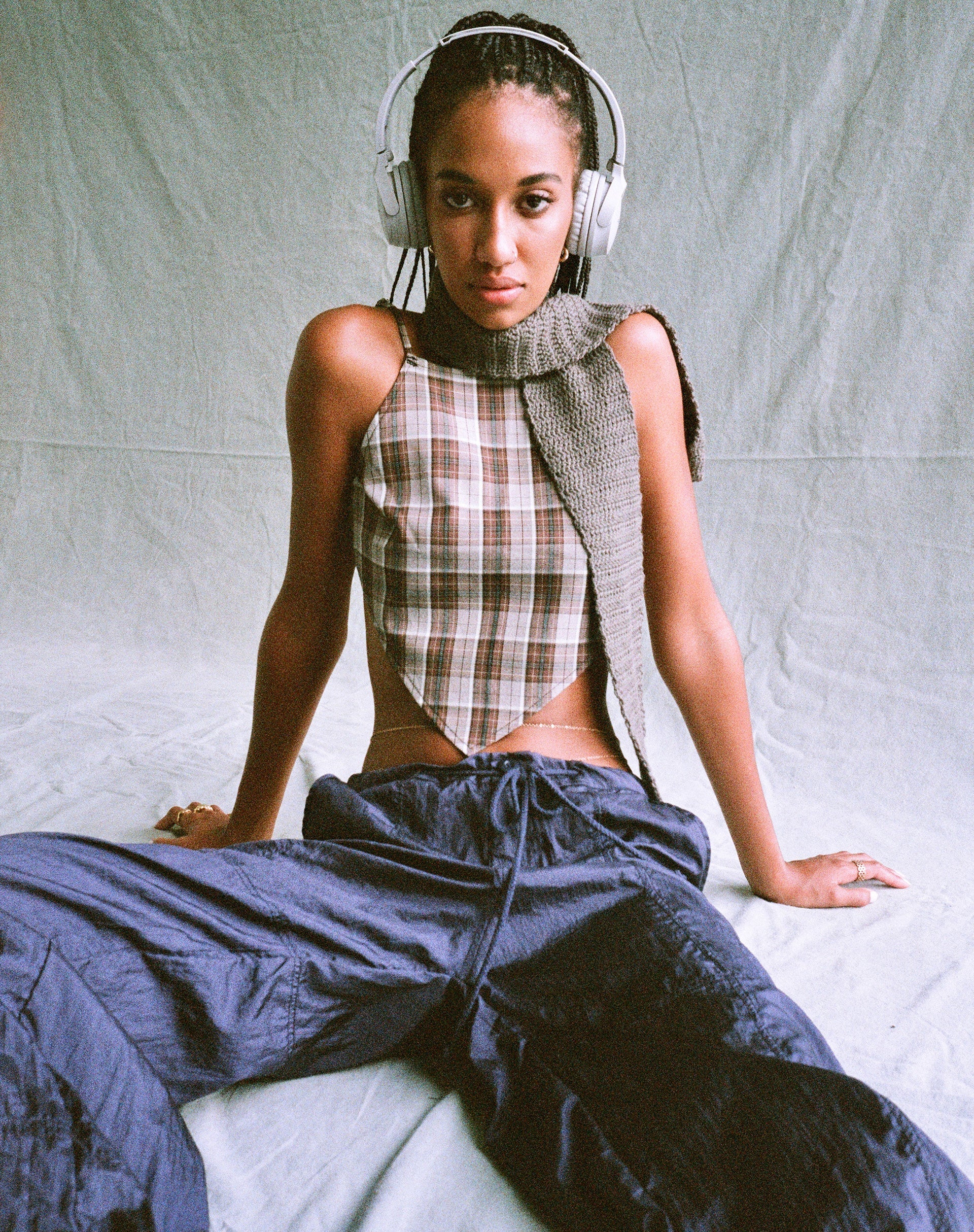 Immagine di Motel X Olivia Neill Wibi Top in Check Tan Brown