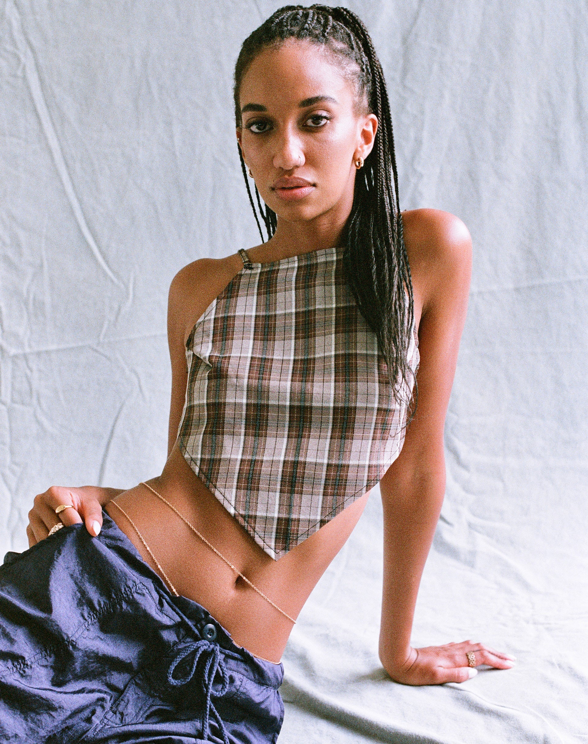 Immagine di Motel X Olivia Neill Wibi Top in Check Tan Brown