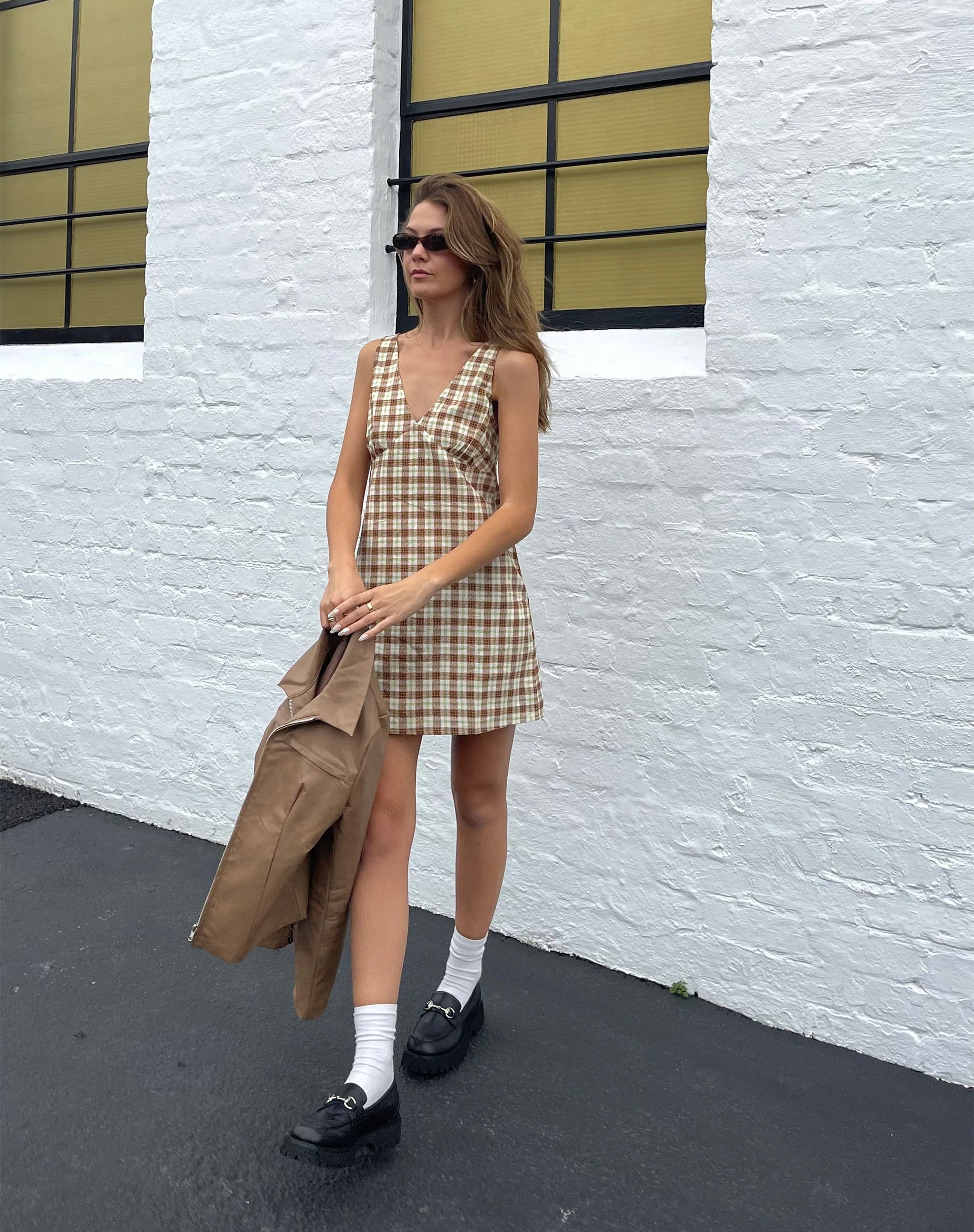 immagine di MOTEL X JACQUIE Eluned Day Dress a quadri gialli e marroni
