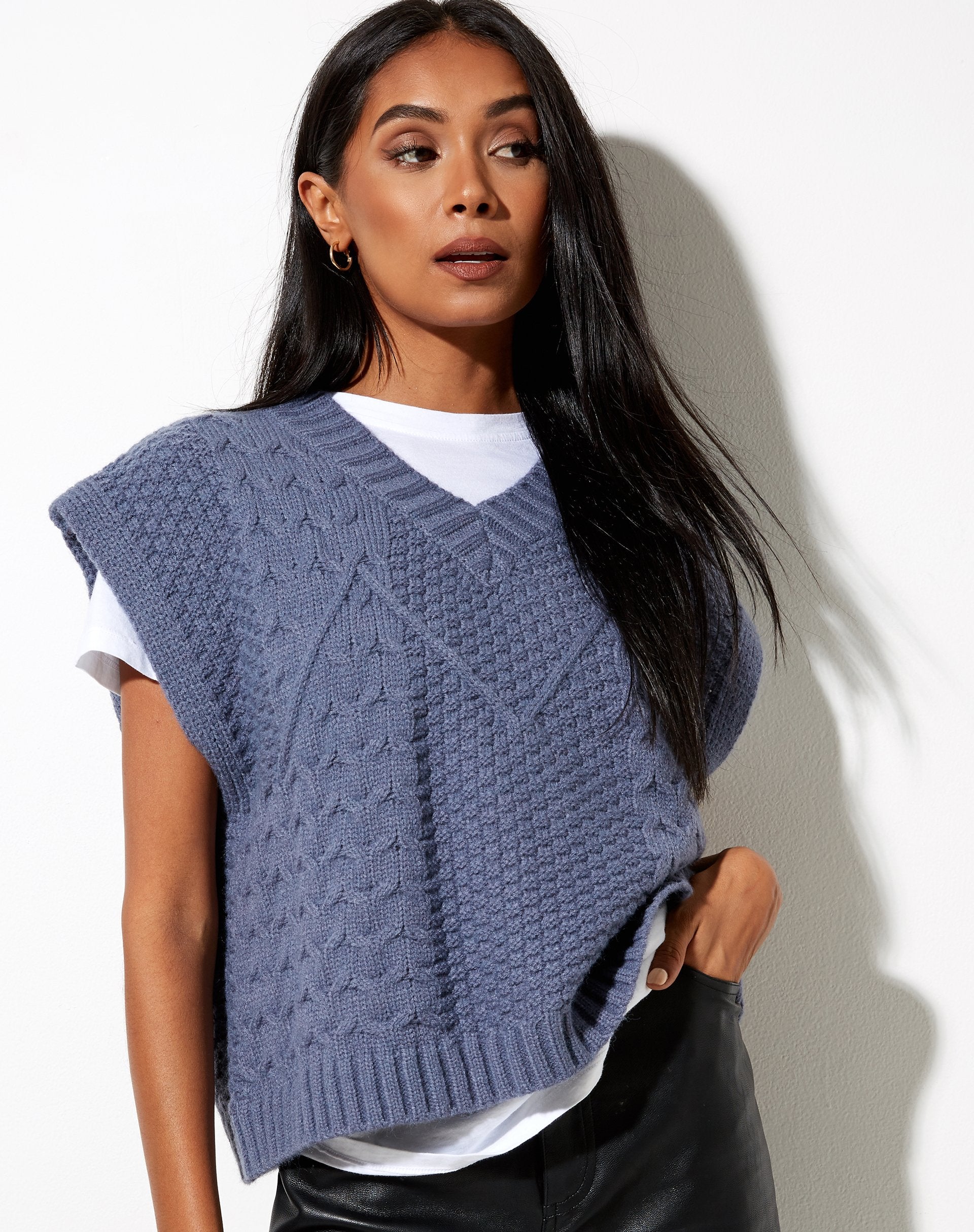 Immagine di Qinna Vest in Charcoal