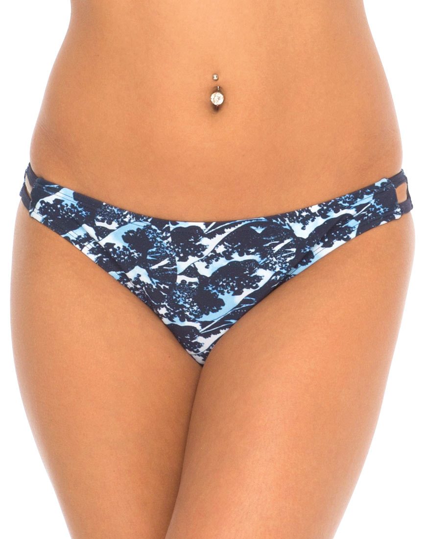 Immagine di Rae Bikini Bottoms in Navy Wave Ground