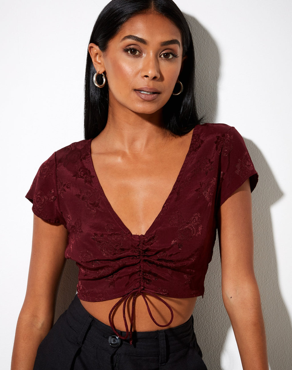 Raeto Crop Top in raso rosa borgogna