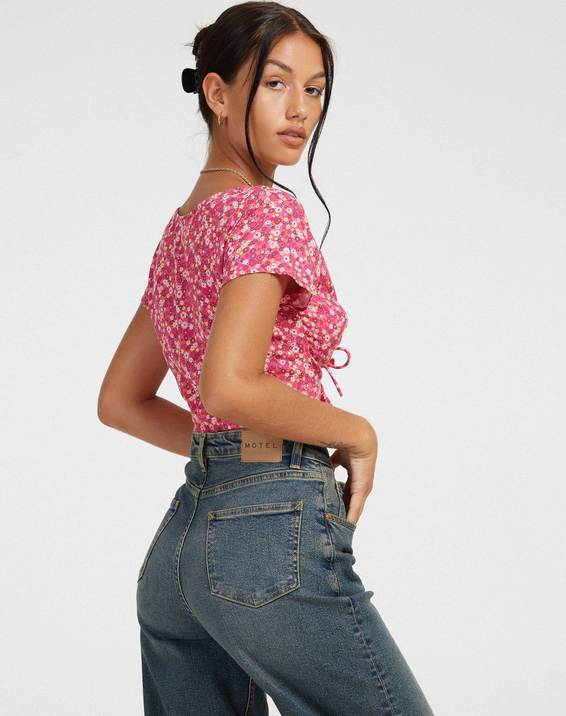 immagine di Raeto Crop Top in Rosa Floreale Ditsy