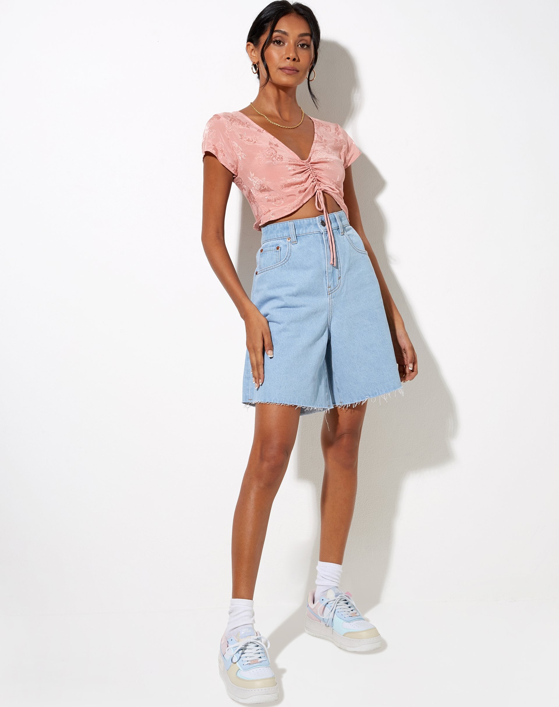 Immagine di Raeto Crop Top in Satin Rose Coral Blush