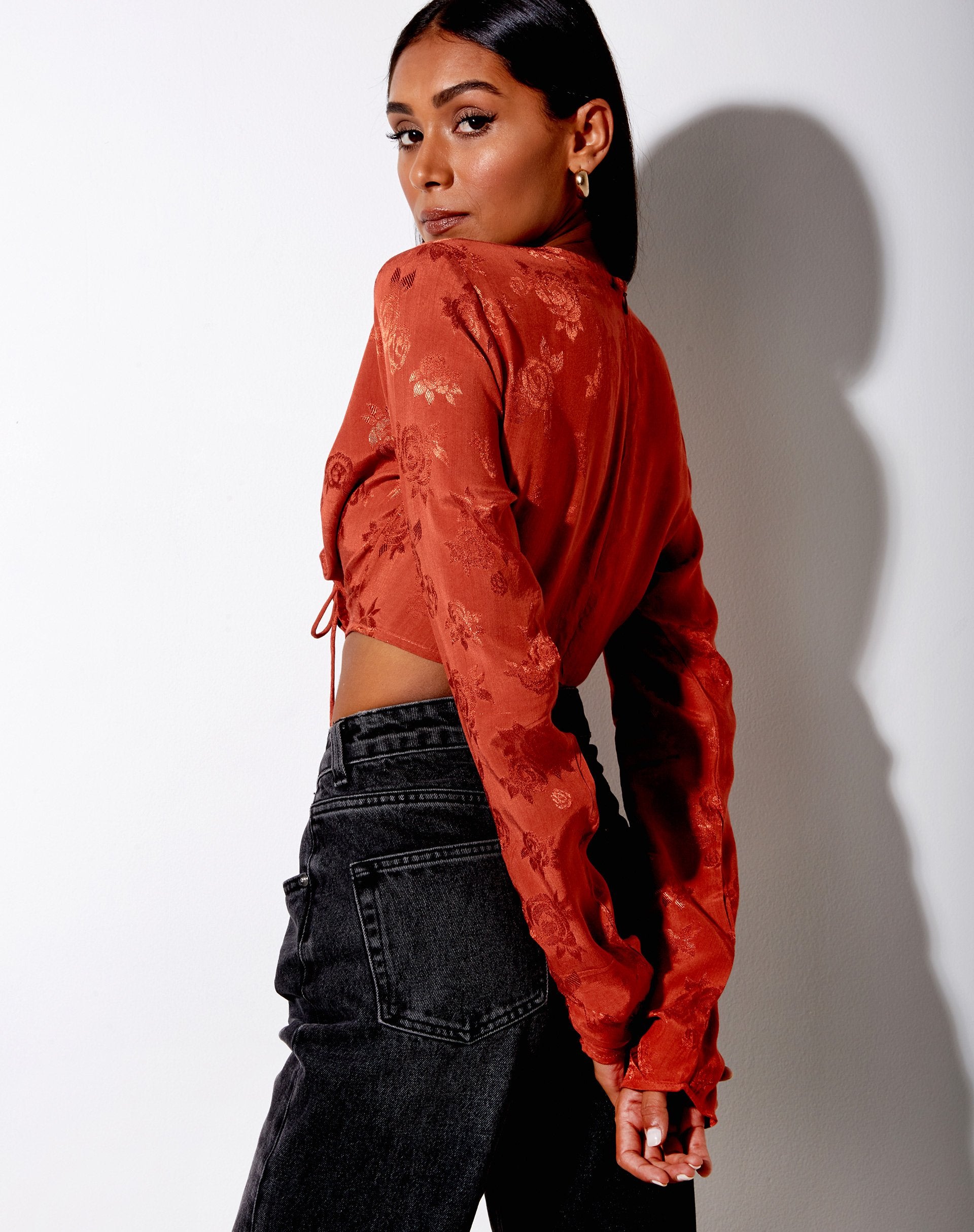 Immagine di Rean Crop Top in raso rosa rame
