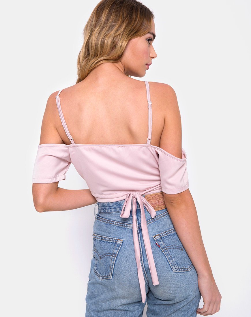 Immagine di Renta Crop Top con spalla fredda in raso Blush