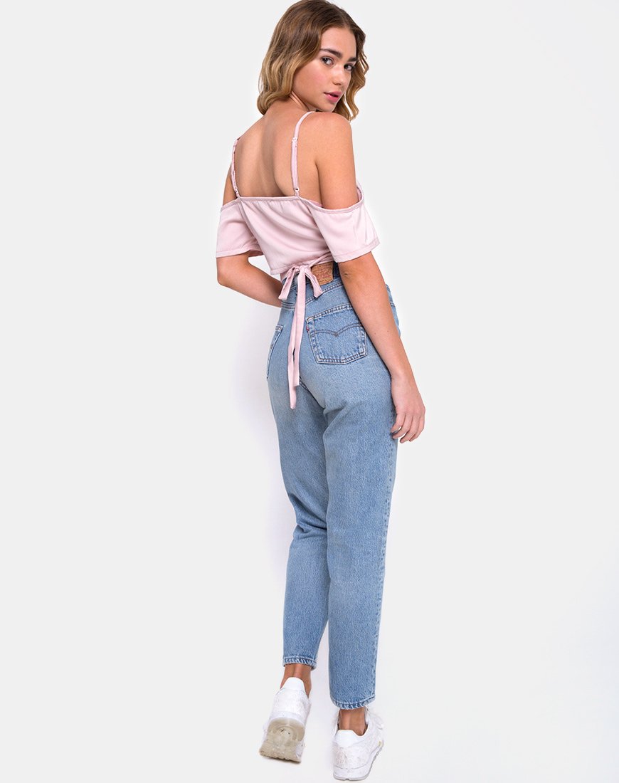 Immagine di Renta Crop Top con spalla fredda in raso Blush