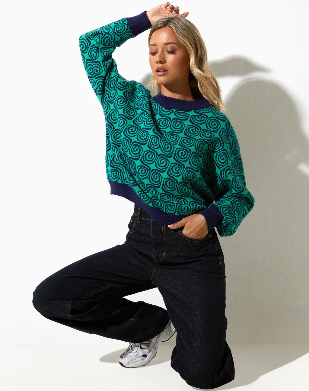 Maglione Ammar in verde e blu a vortice