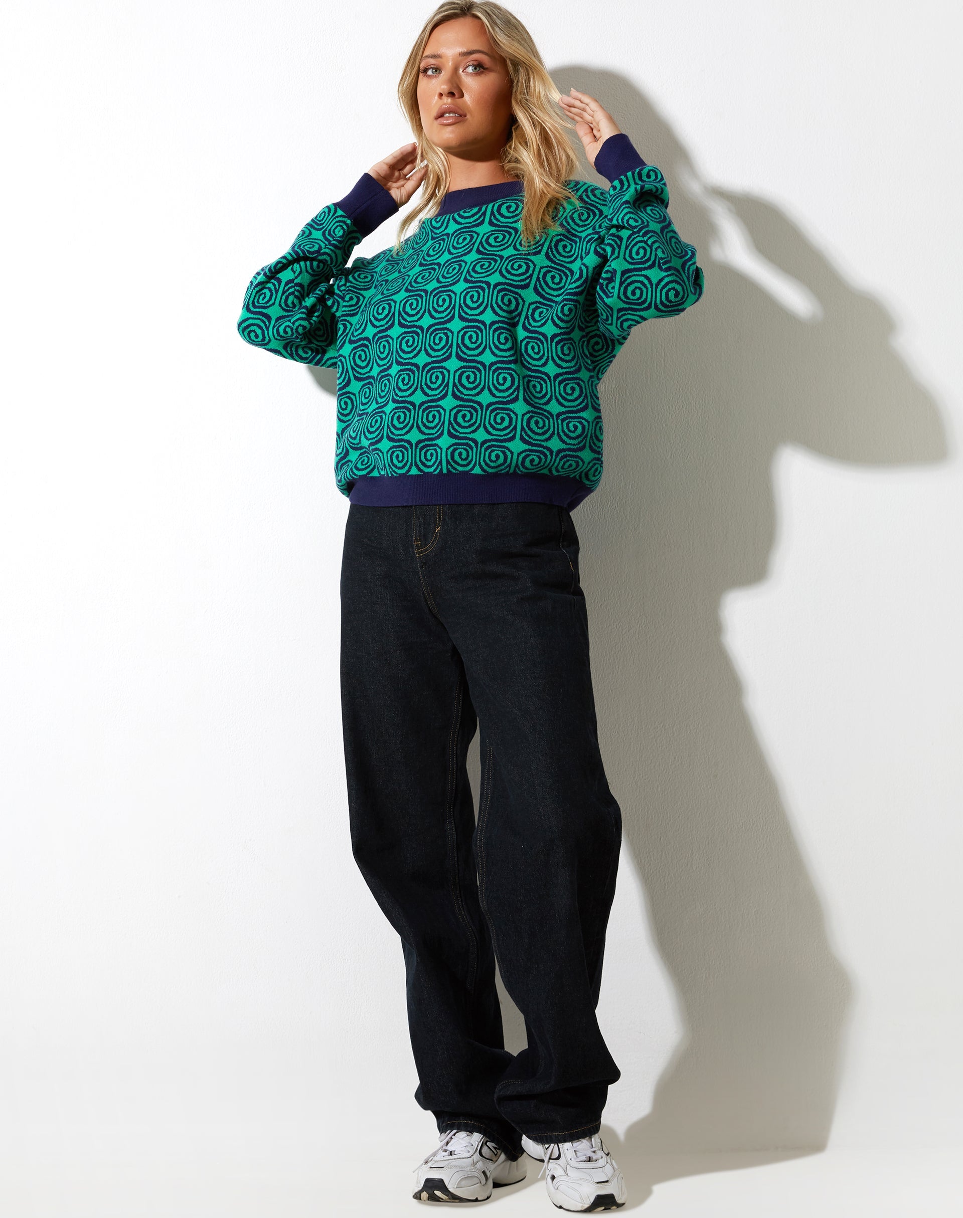 Immagine di Ammar Jumper in verde e blu a vortice