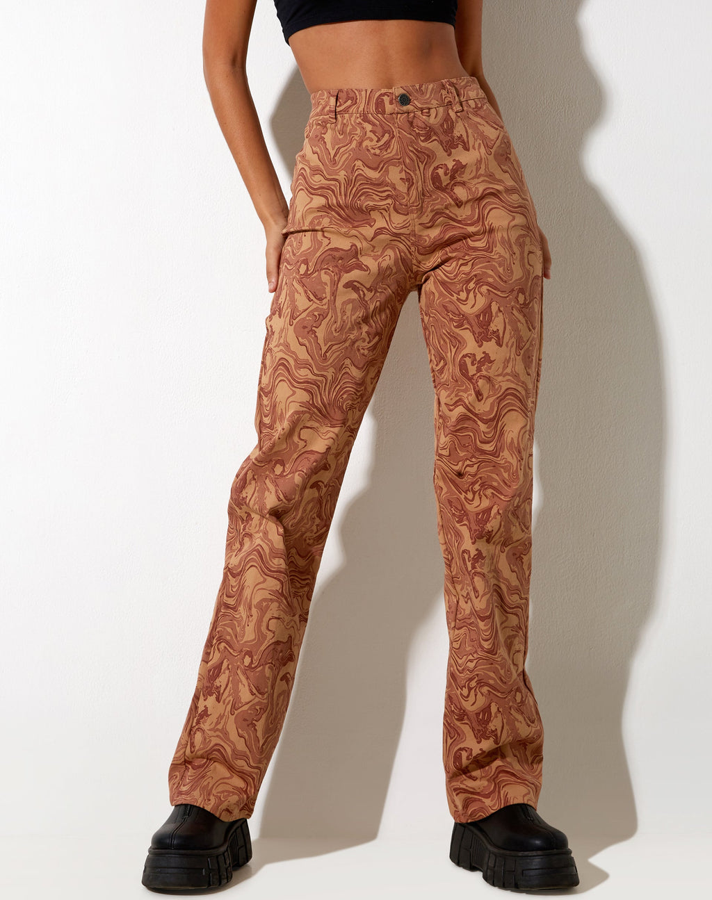 Pantaloni Bhavna in marrone marmorizzato fluido