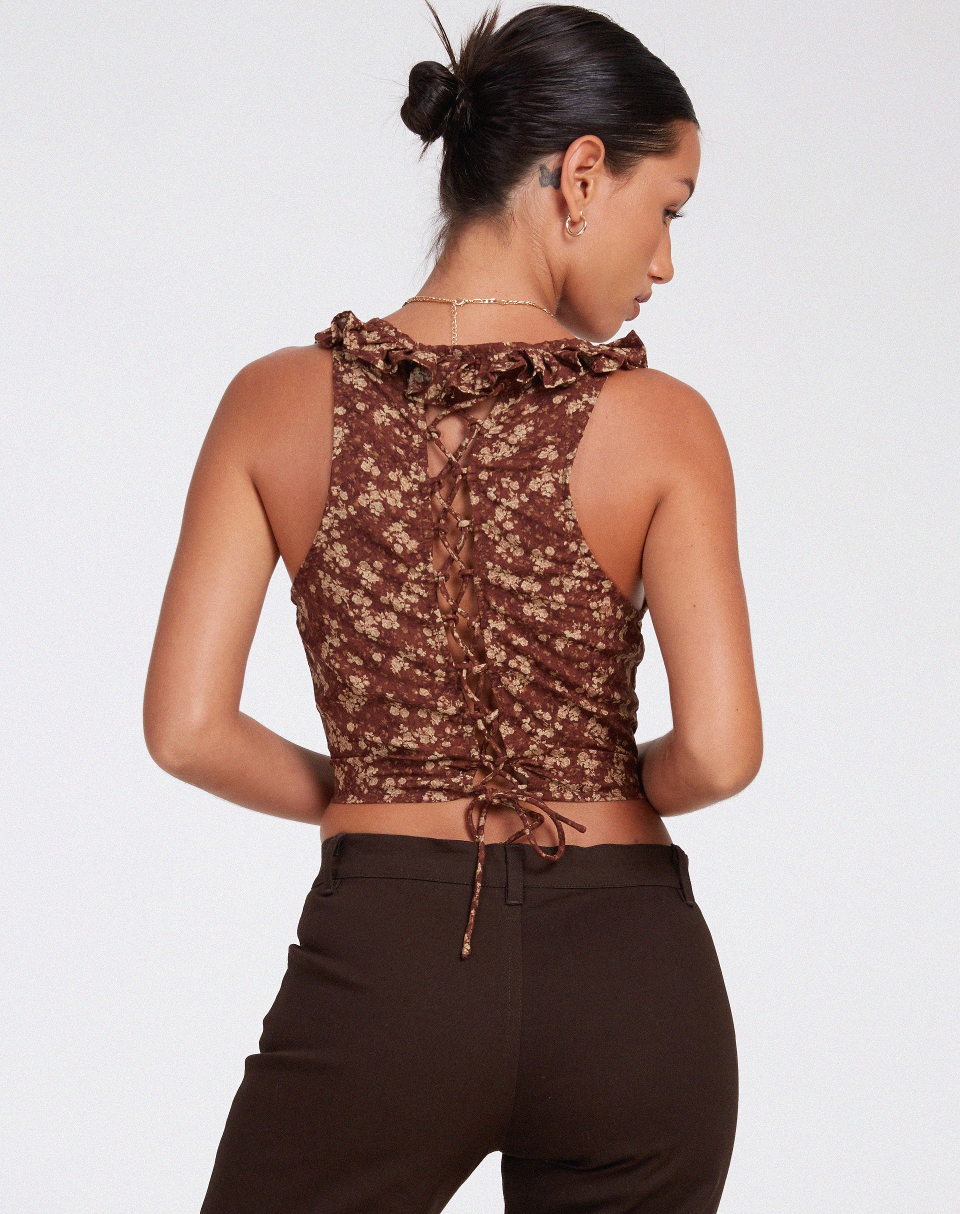 IMMAGINE DI Julka Cami Top in marrone floreale terra