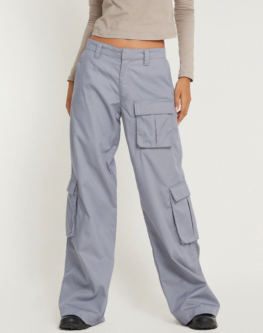 Pantaloni cargo a vita bassa Lovis in grigio