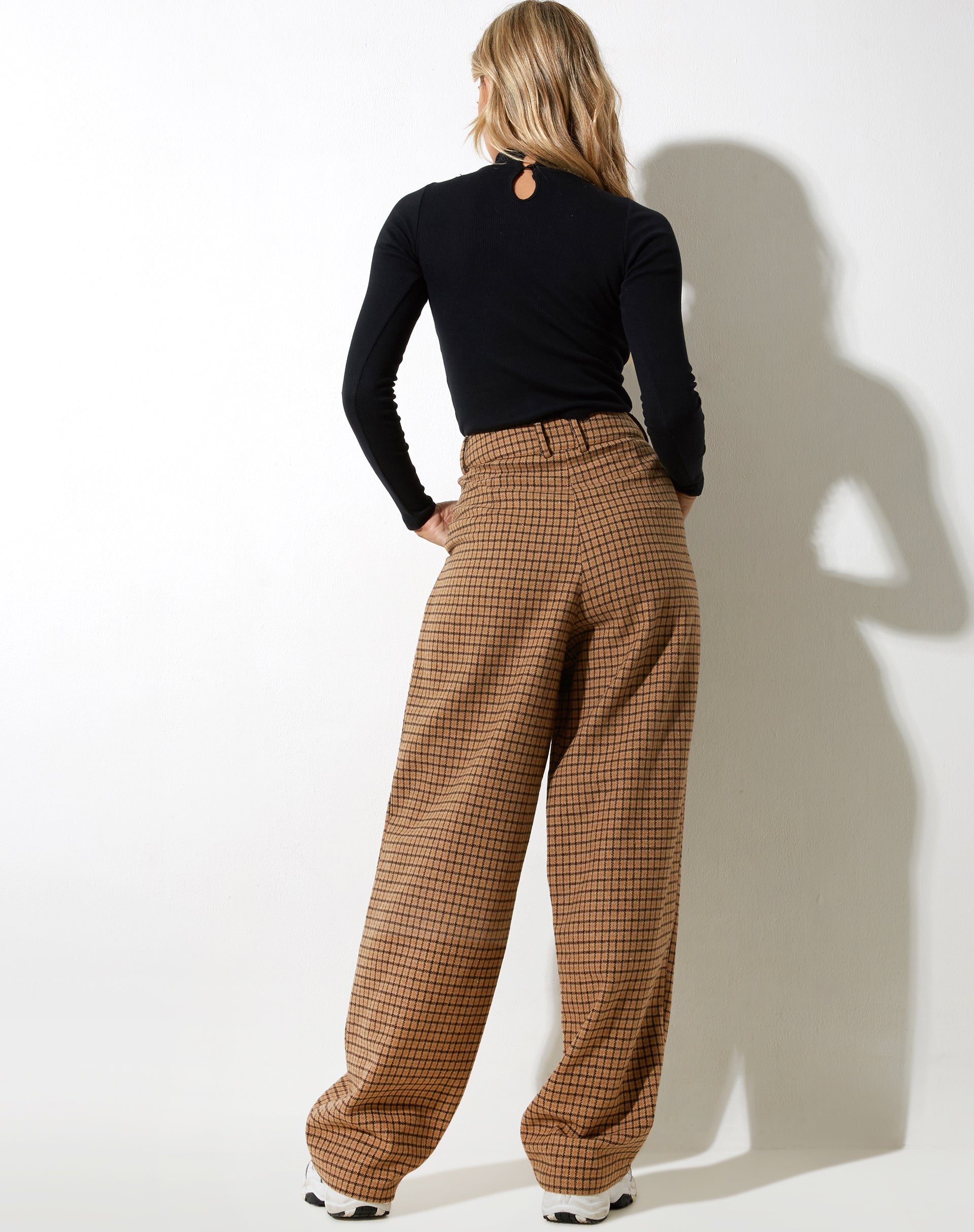 immagine dei pantaloni Sakila in lana marrone