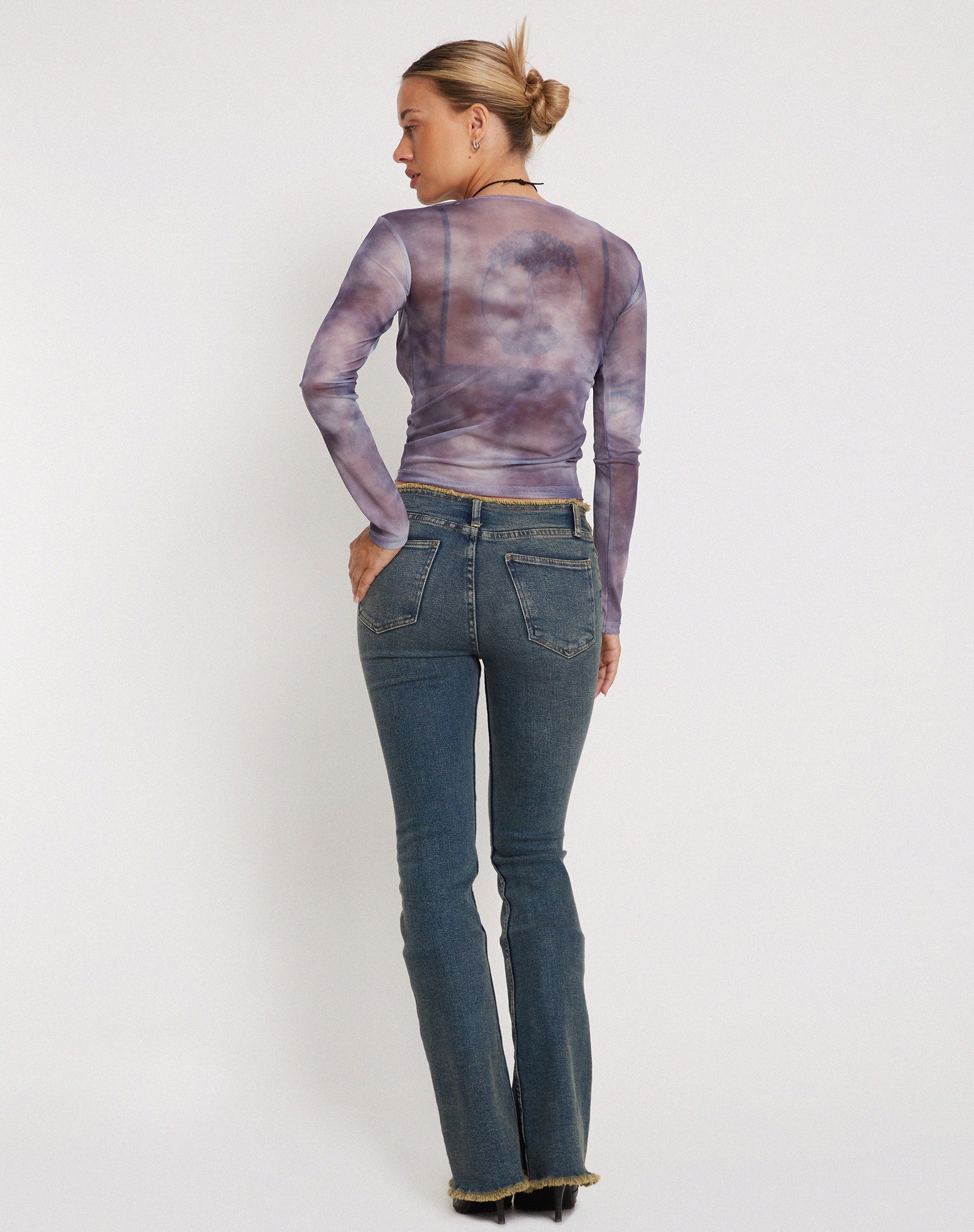 image of Narita Crop Top in rete a manica lunga in viola sfumato