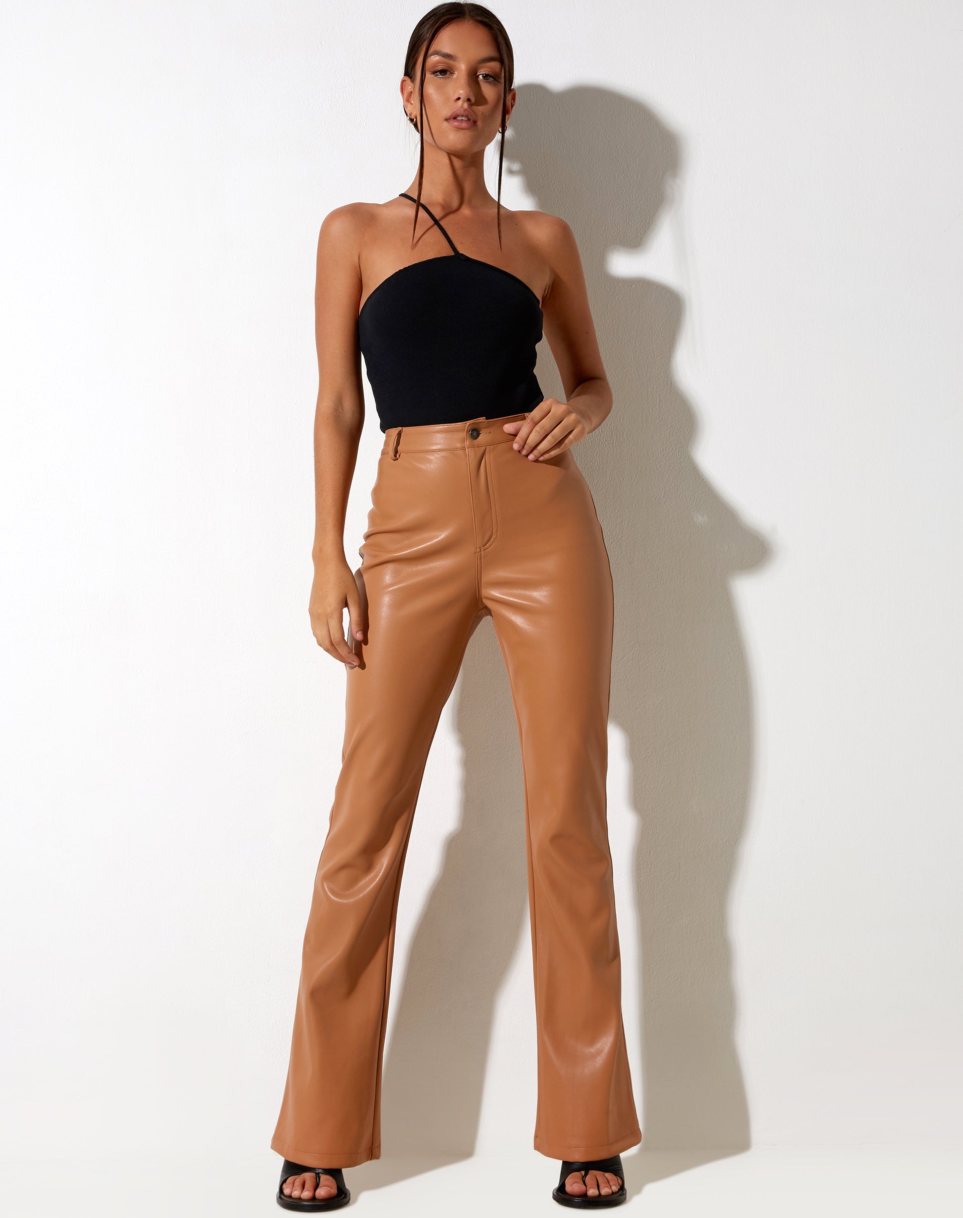 Immagine di Zoven Pantalone svasato in PU Peachy Tan