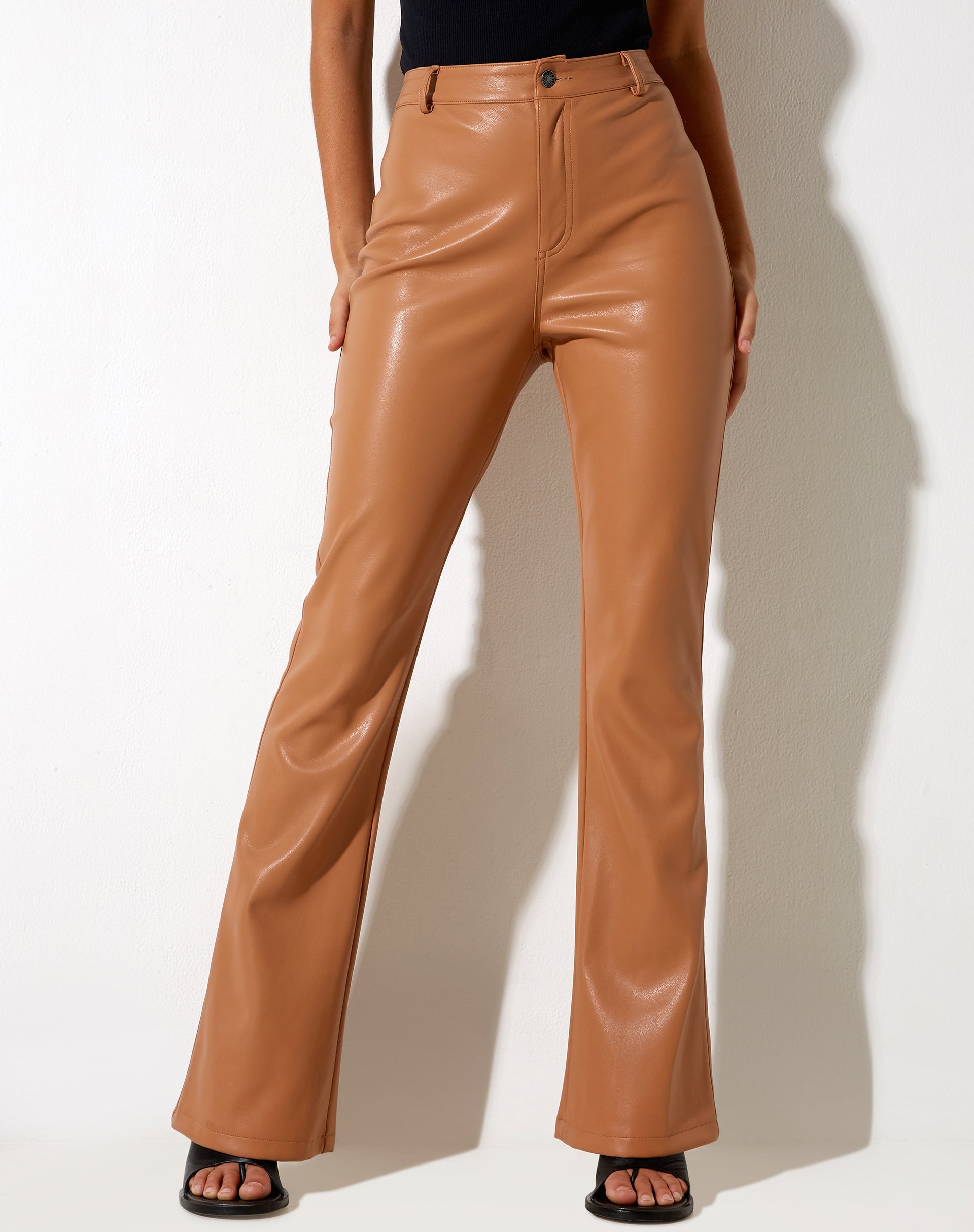 Immagine di Zoven Pantalone svasato in PU Peachy Tan